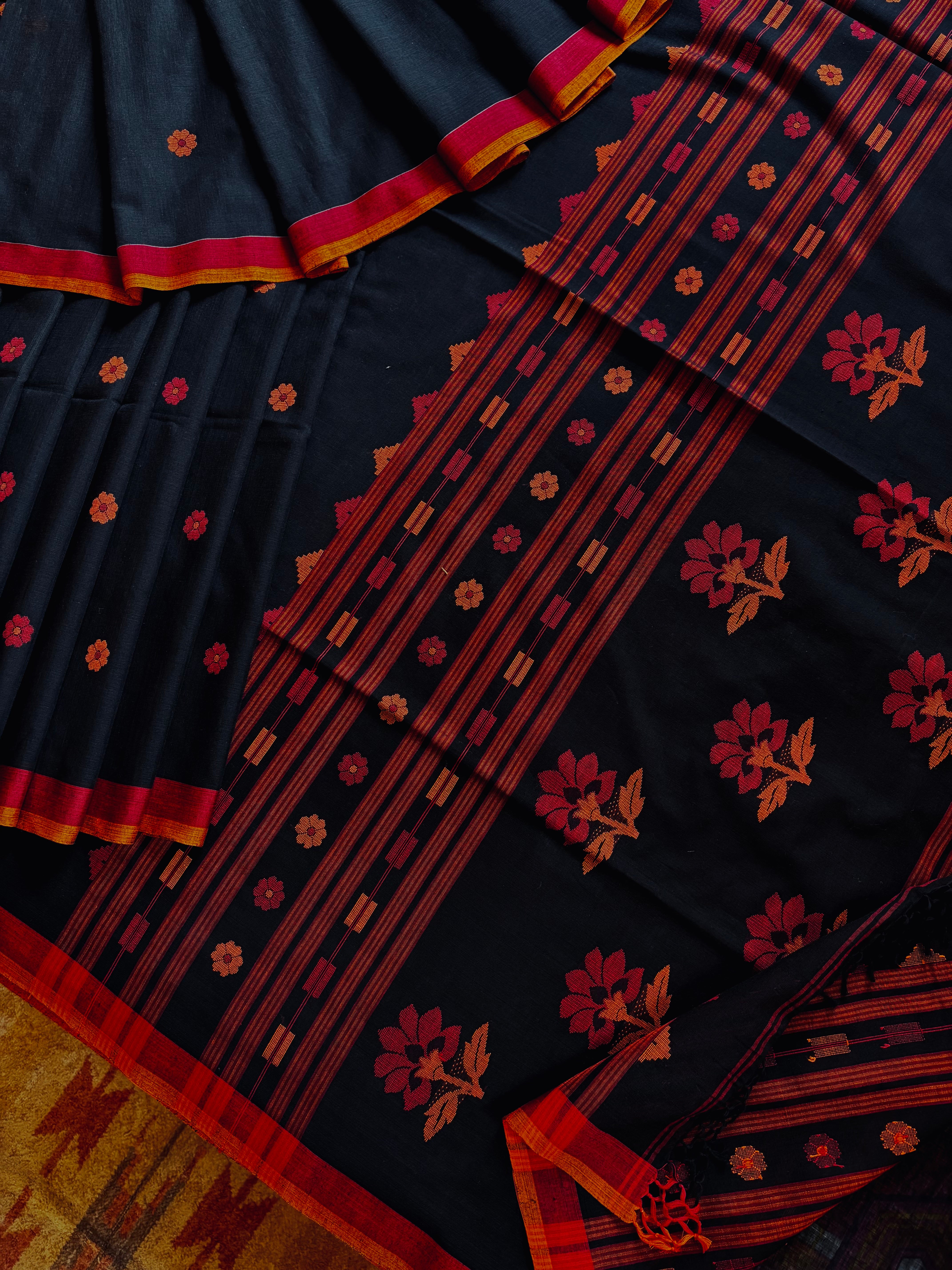Handwoven Black Red Pure Cotton Jamdani Saree