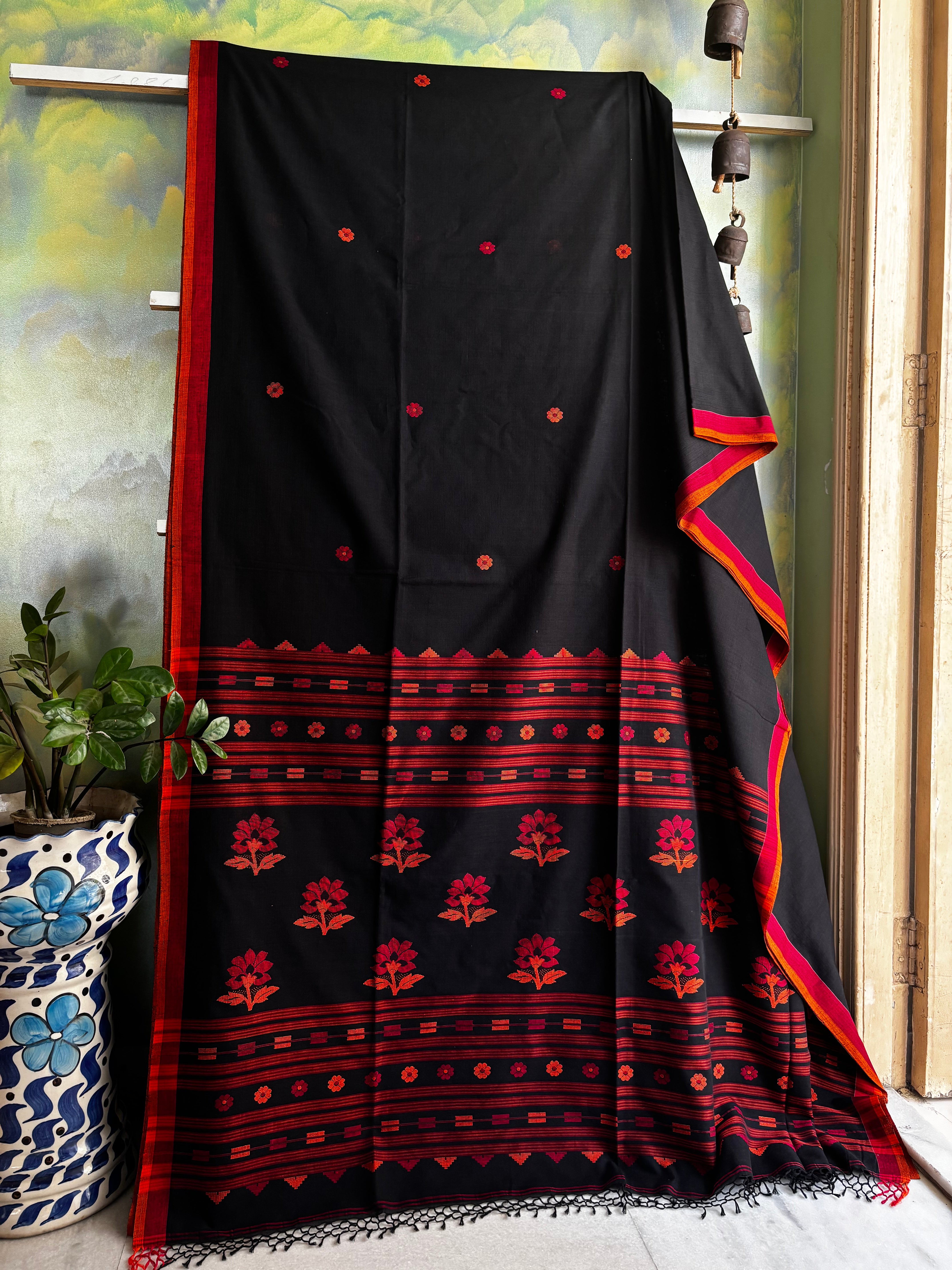 Handwoven Black Red Pure Cotton Jamdani Saree