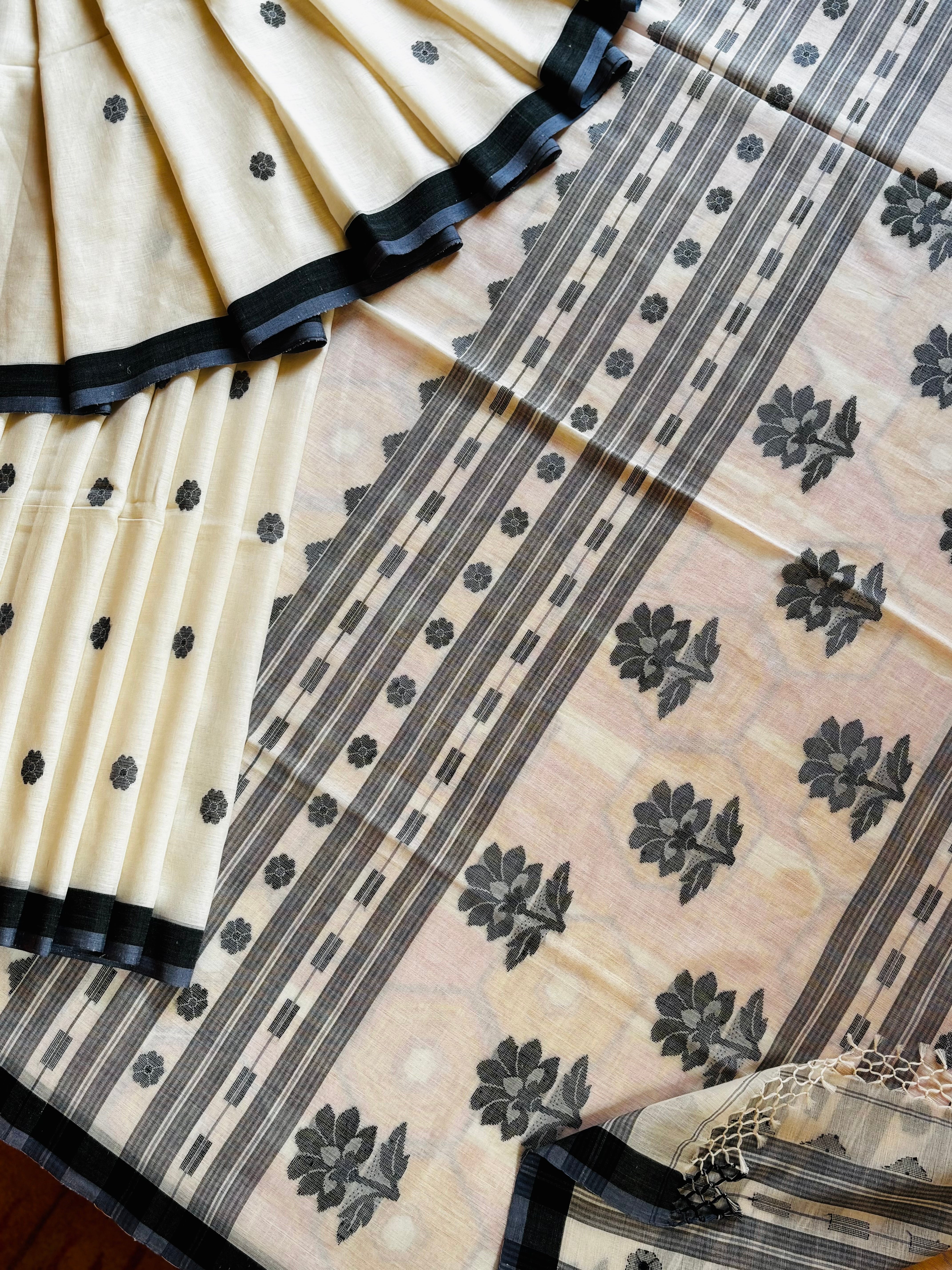 Handwoven Offwhite Pure Cotton Jamdani