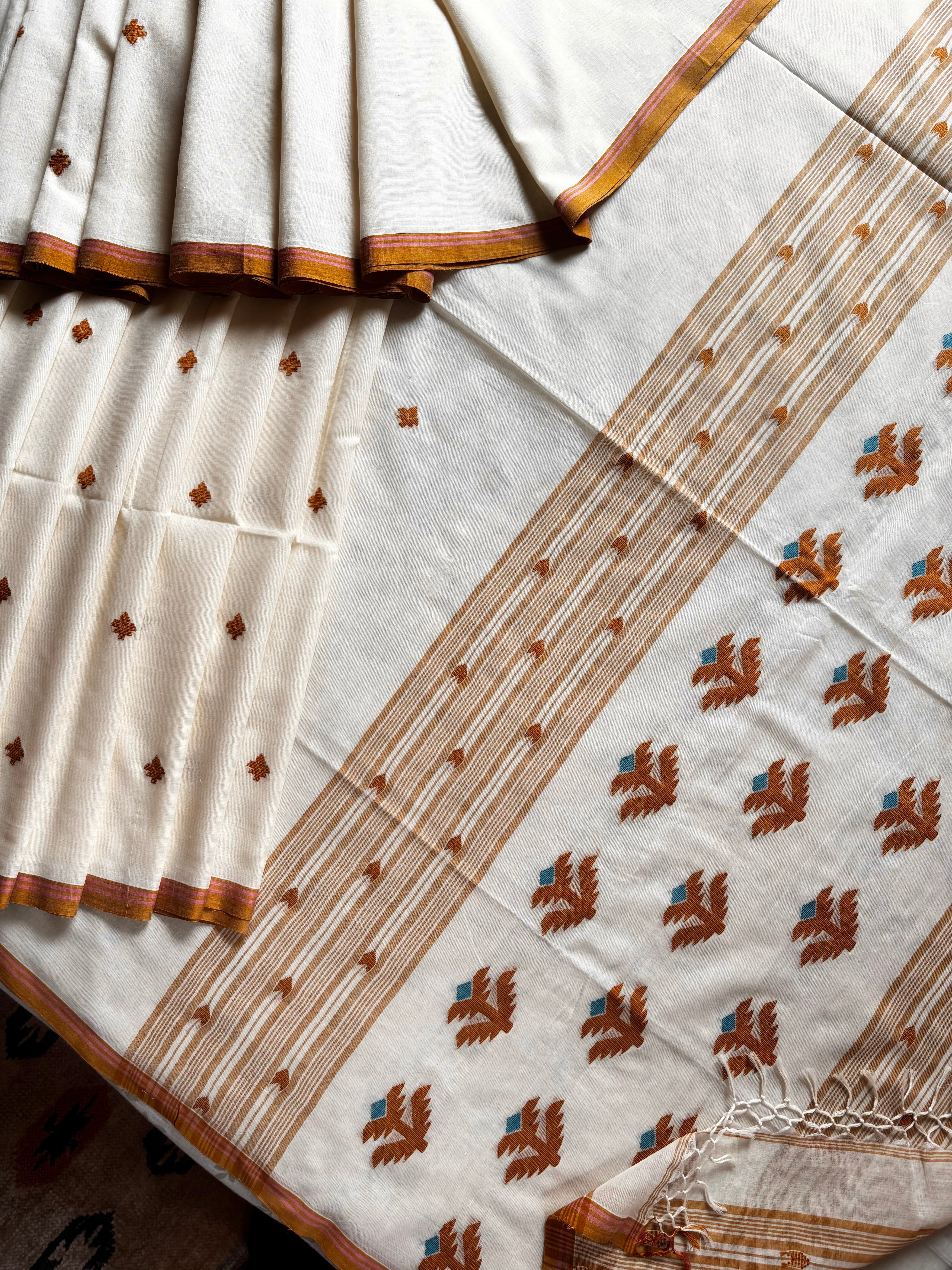 Handwoven Cream Colour Cotton Jamdani Saree