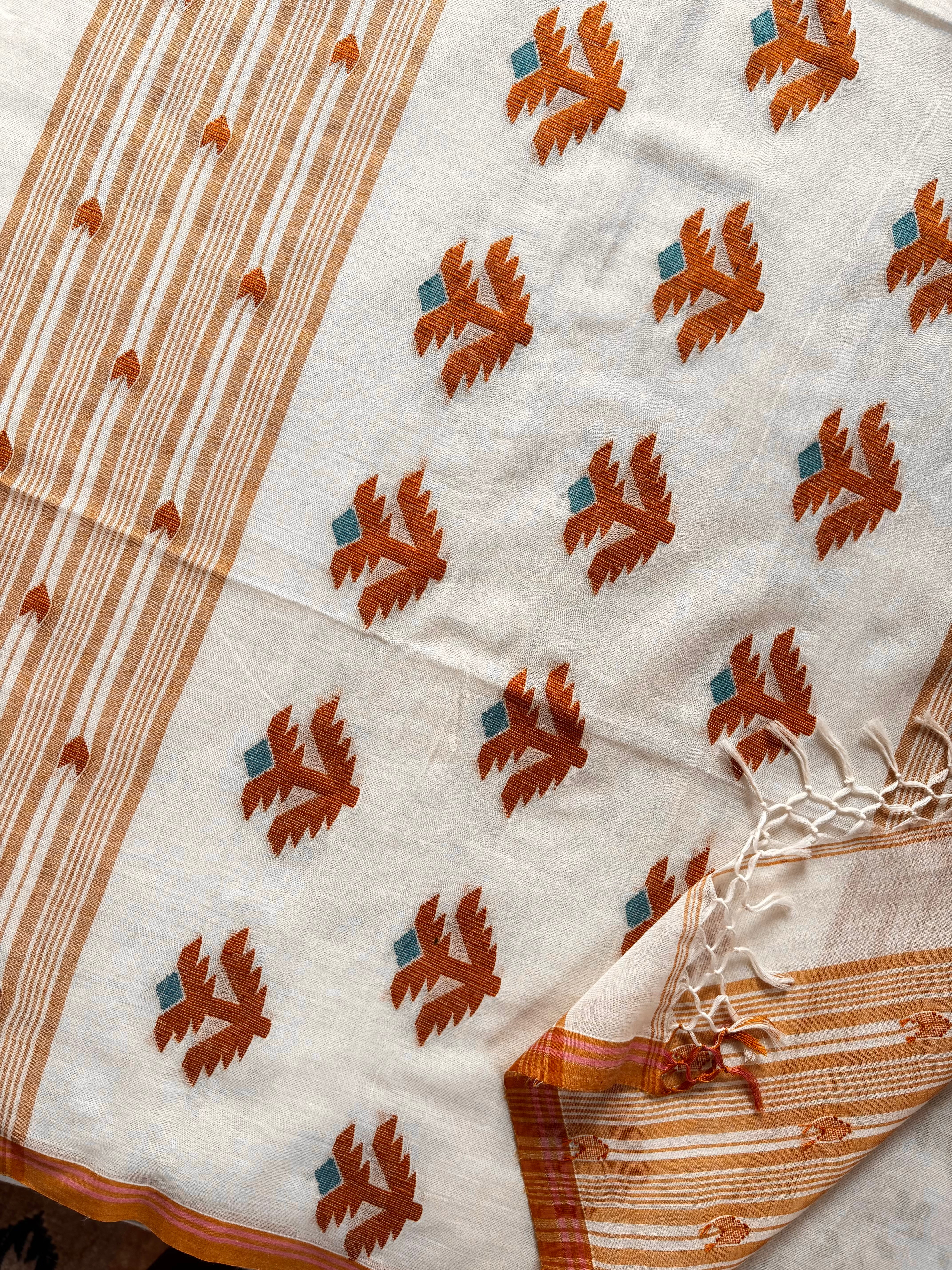 Handwoven Cream Colour Cotton Jamdani Saree