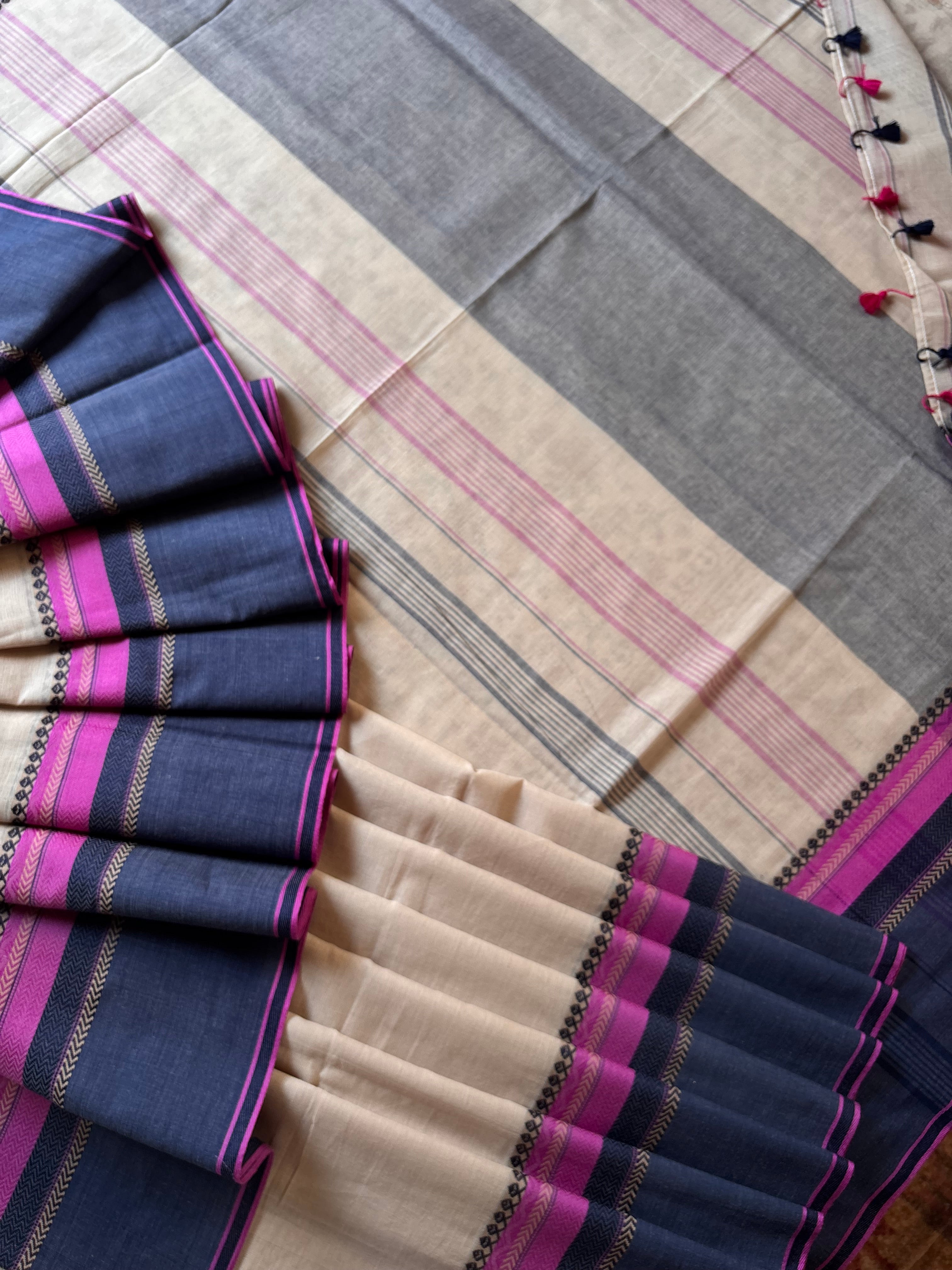 Handwoven Beige Colour Phulia Cotton Saree