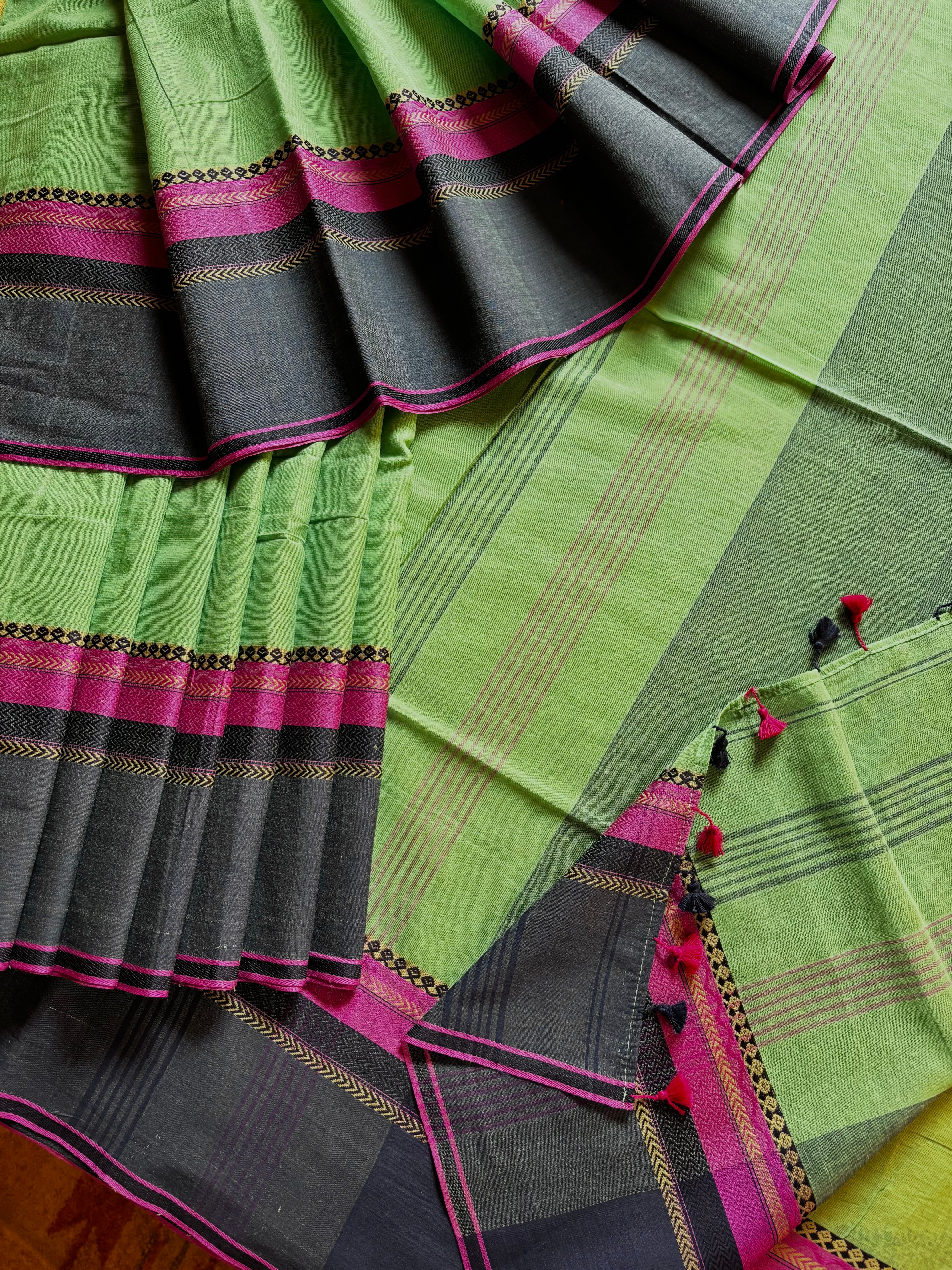 Handwoven Green Colour Phulia Cotton Saree