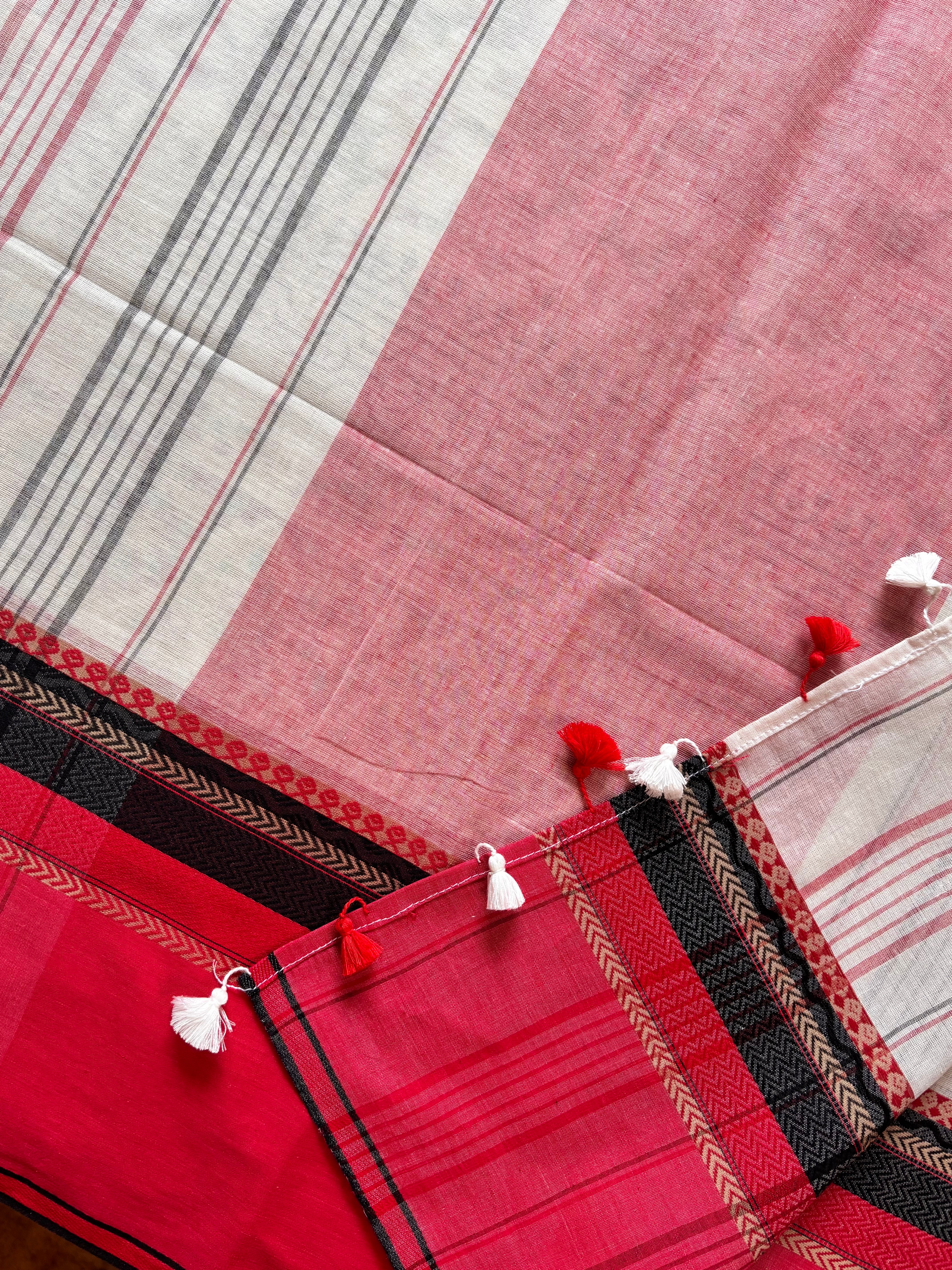 Handwoven Offwhite Red Phulia Cotton Saree