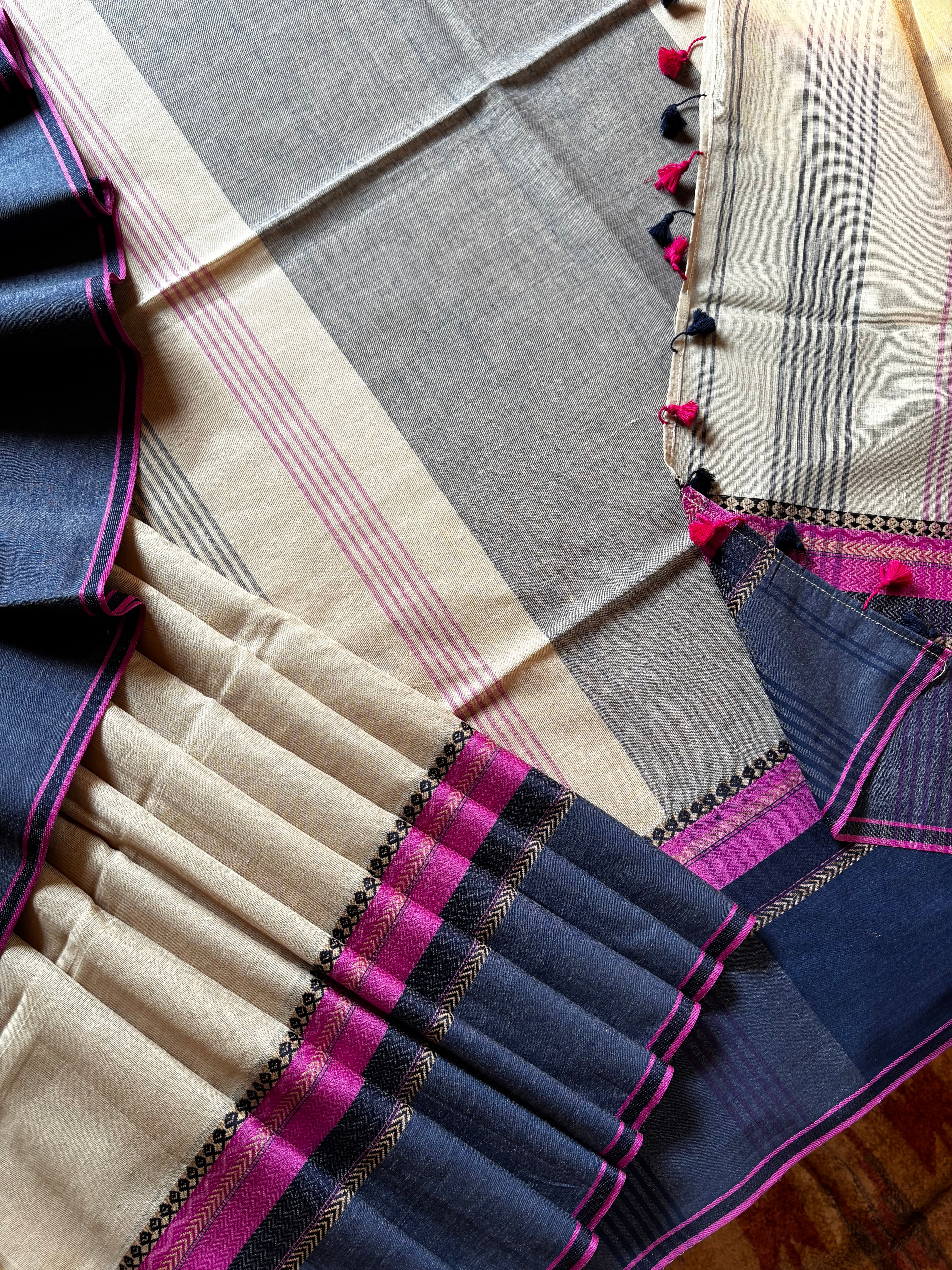 Handwoven Light Beige Colour Phulia Cotton Saree