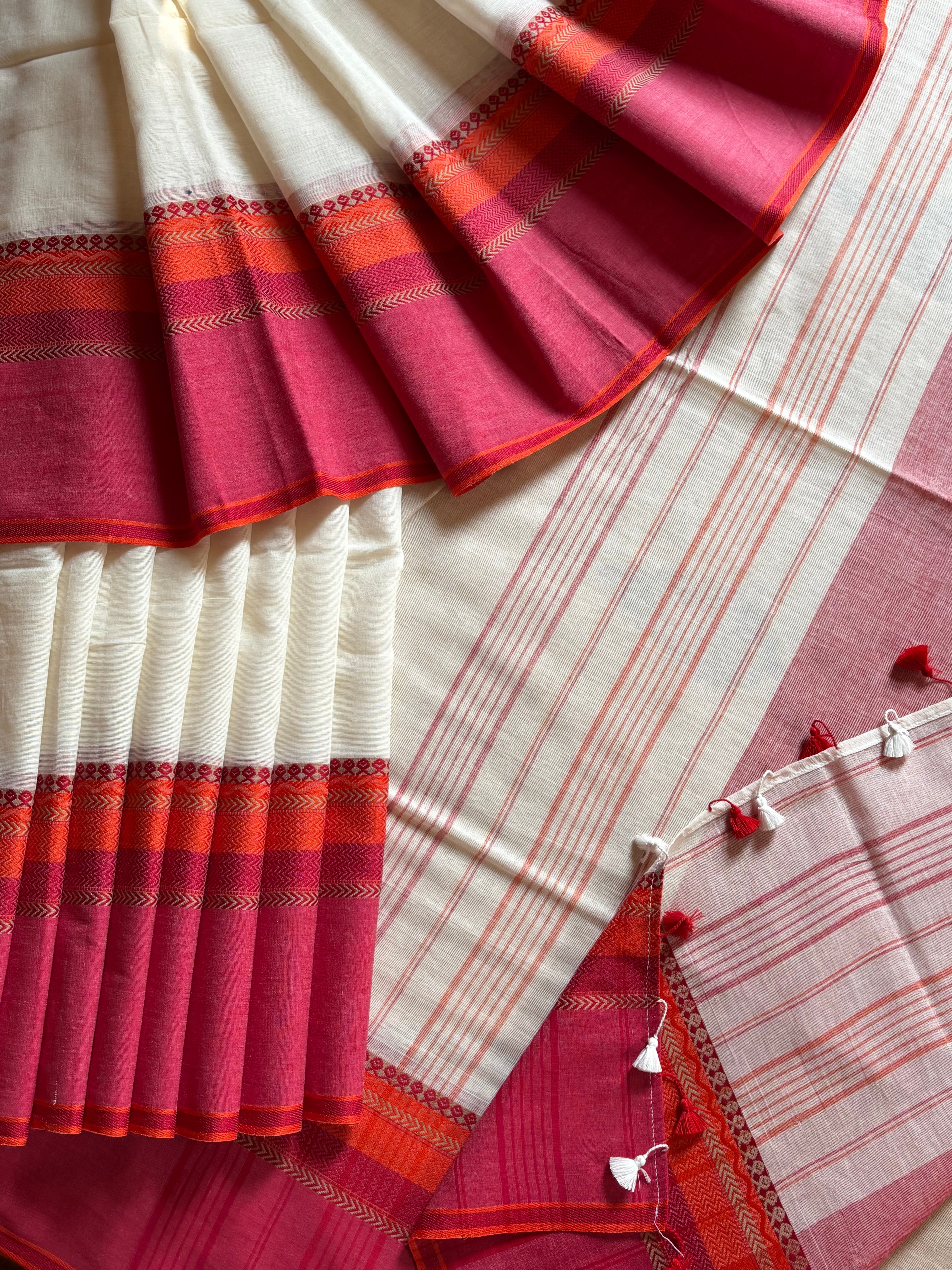 Handwoven White Red Phulia Cotton Saree