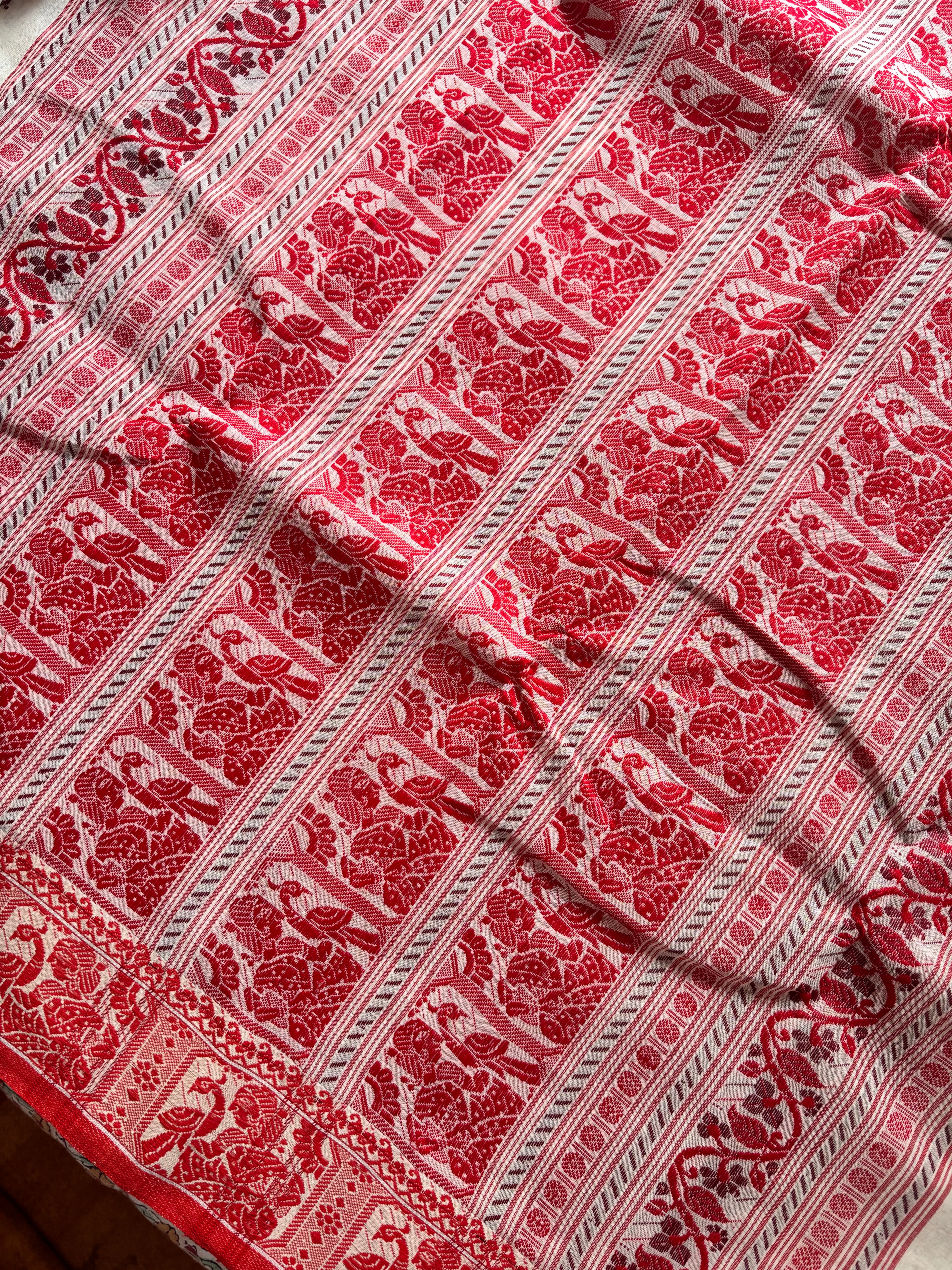Handwoven Ofwhite Red Baluchari Cotton Saree