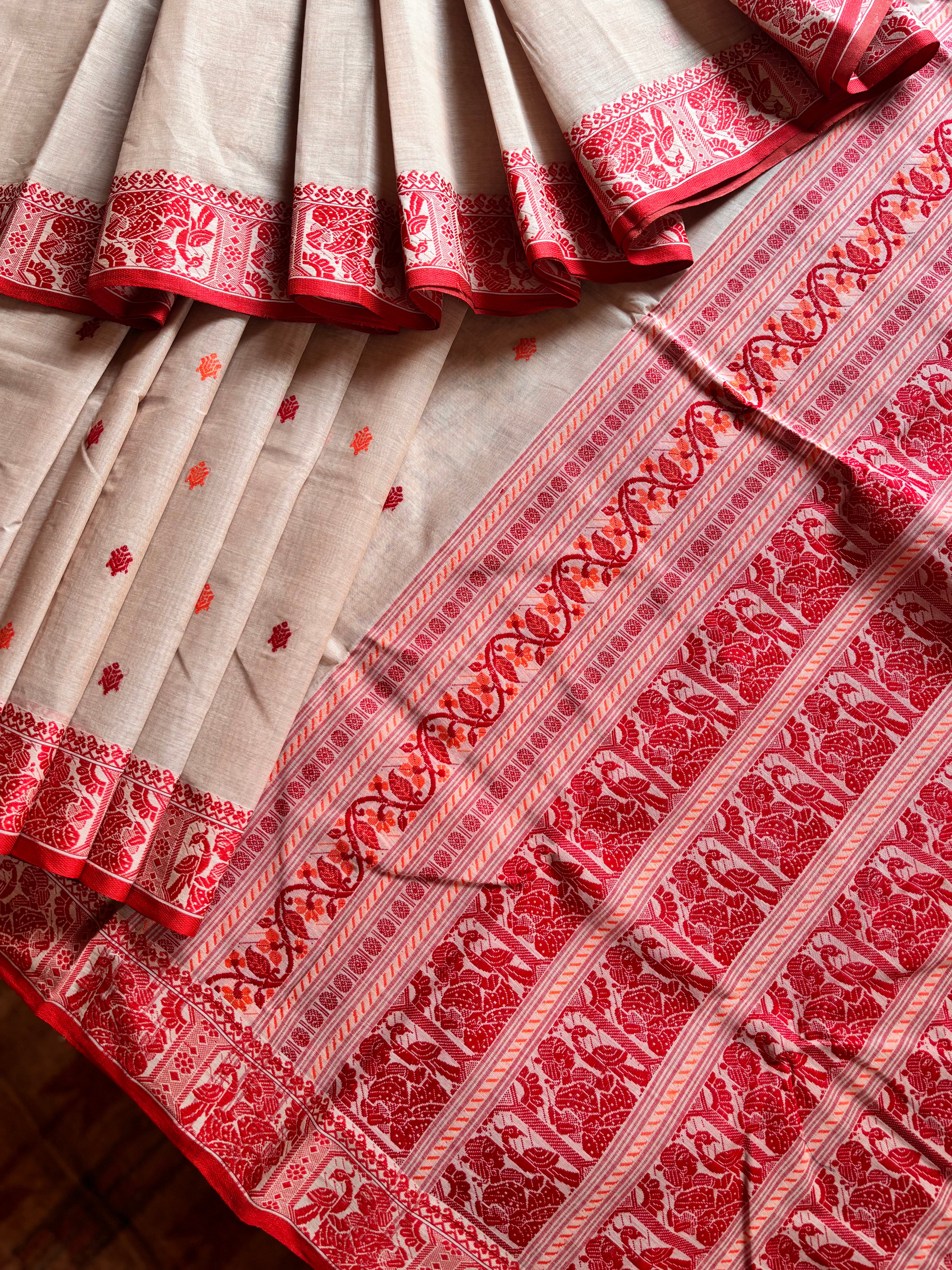 Handwoven Beige Red Phulia Cotton Saree