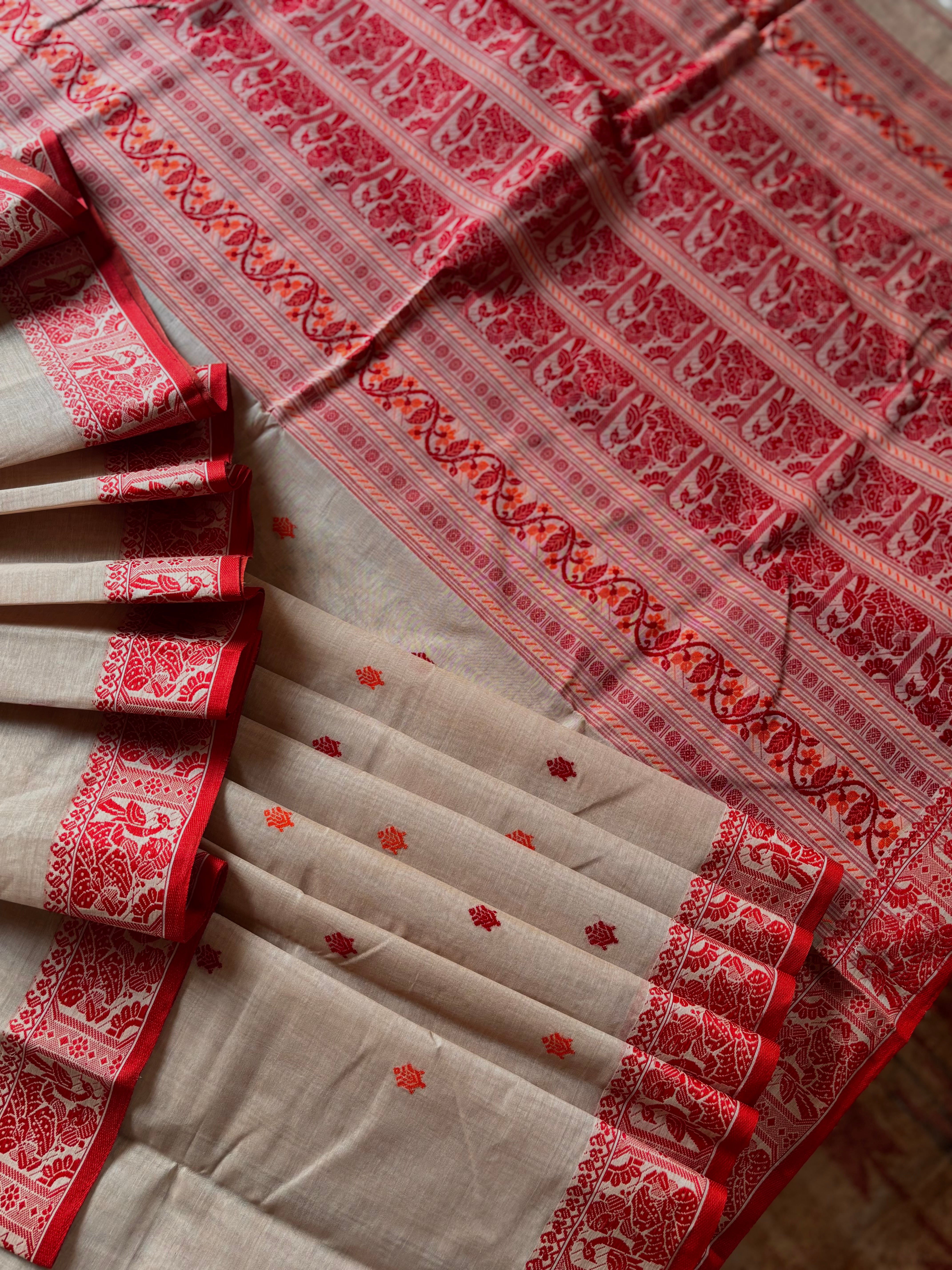 Handwoven Beige Red Phulia Cotton Saree