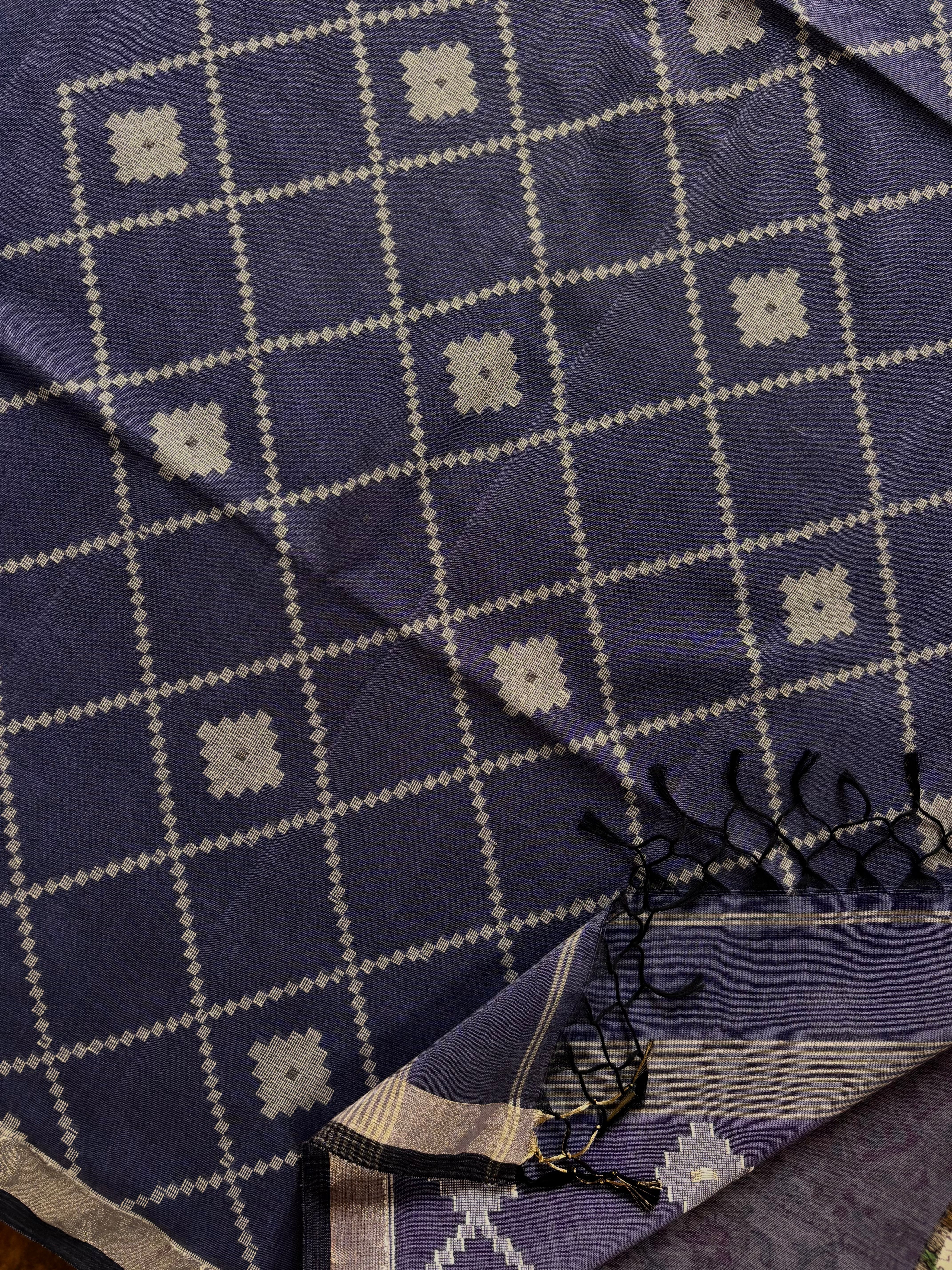 Handwoven Lilac Grey Colour Cotton Jamdani Saree
