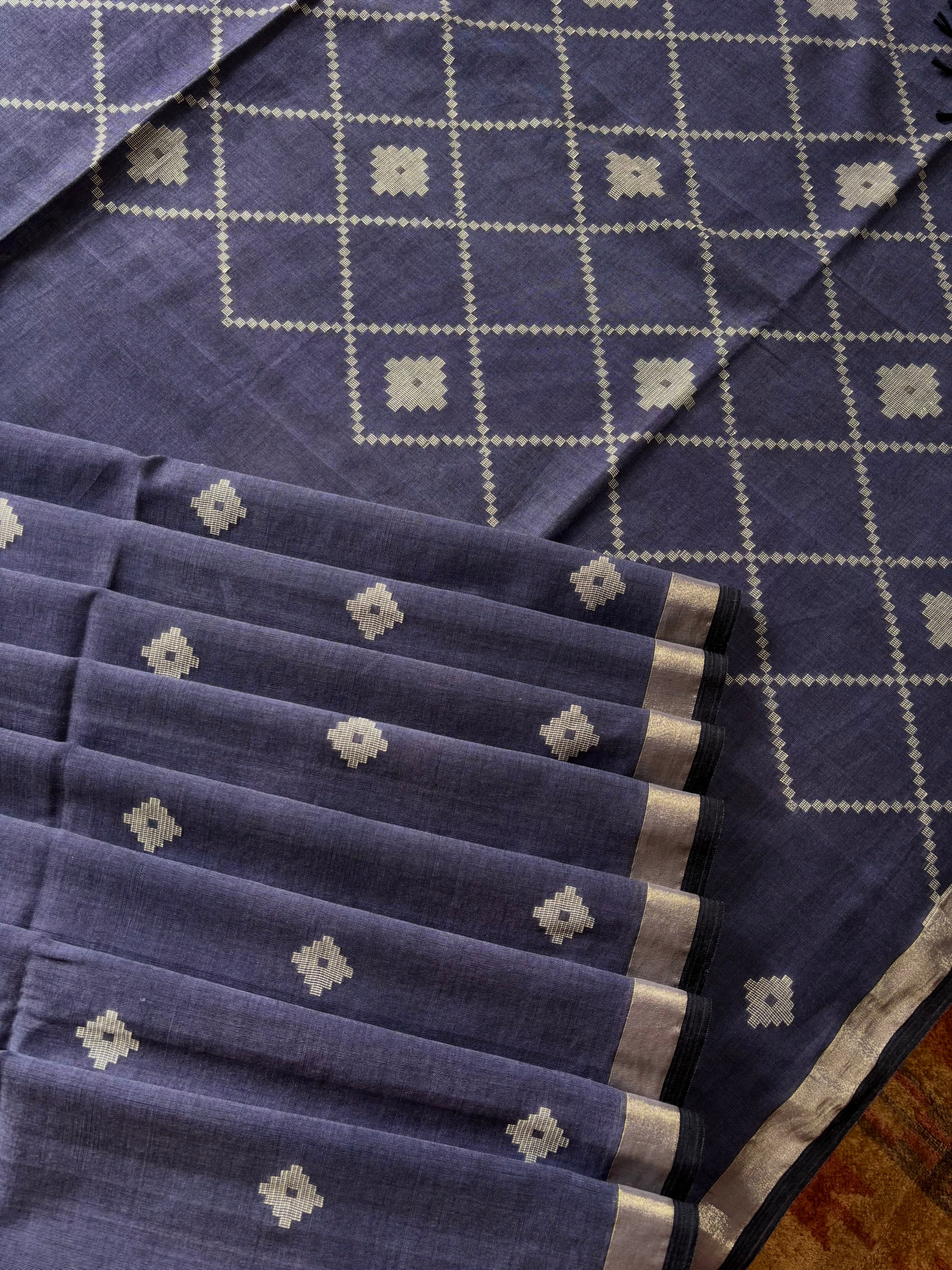 Handwoven Lilac Grey Colour Cotton Jamdani Saree