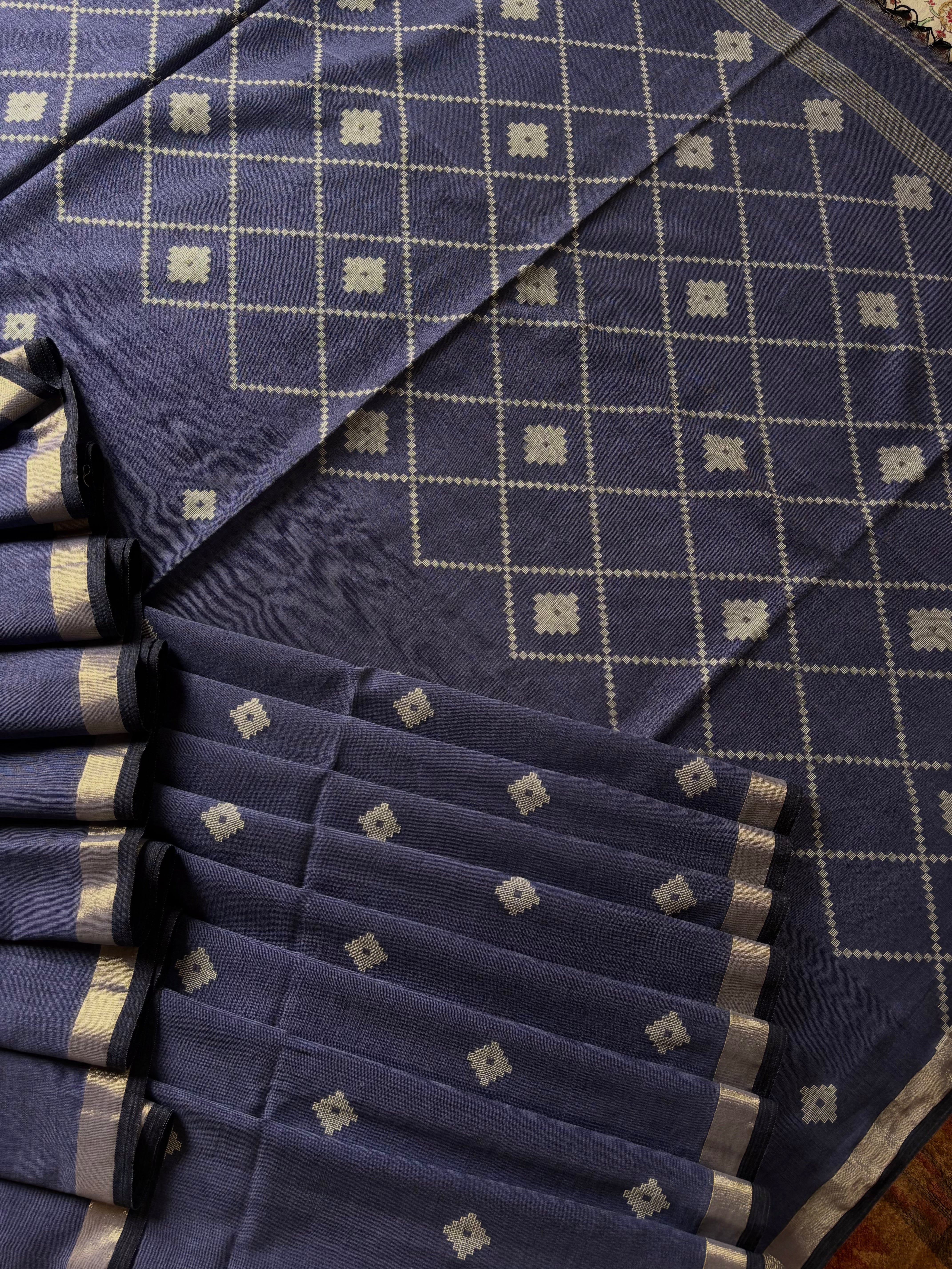 Handwoven Lilac Grey Colour Cotton Jamdani Saree
