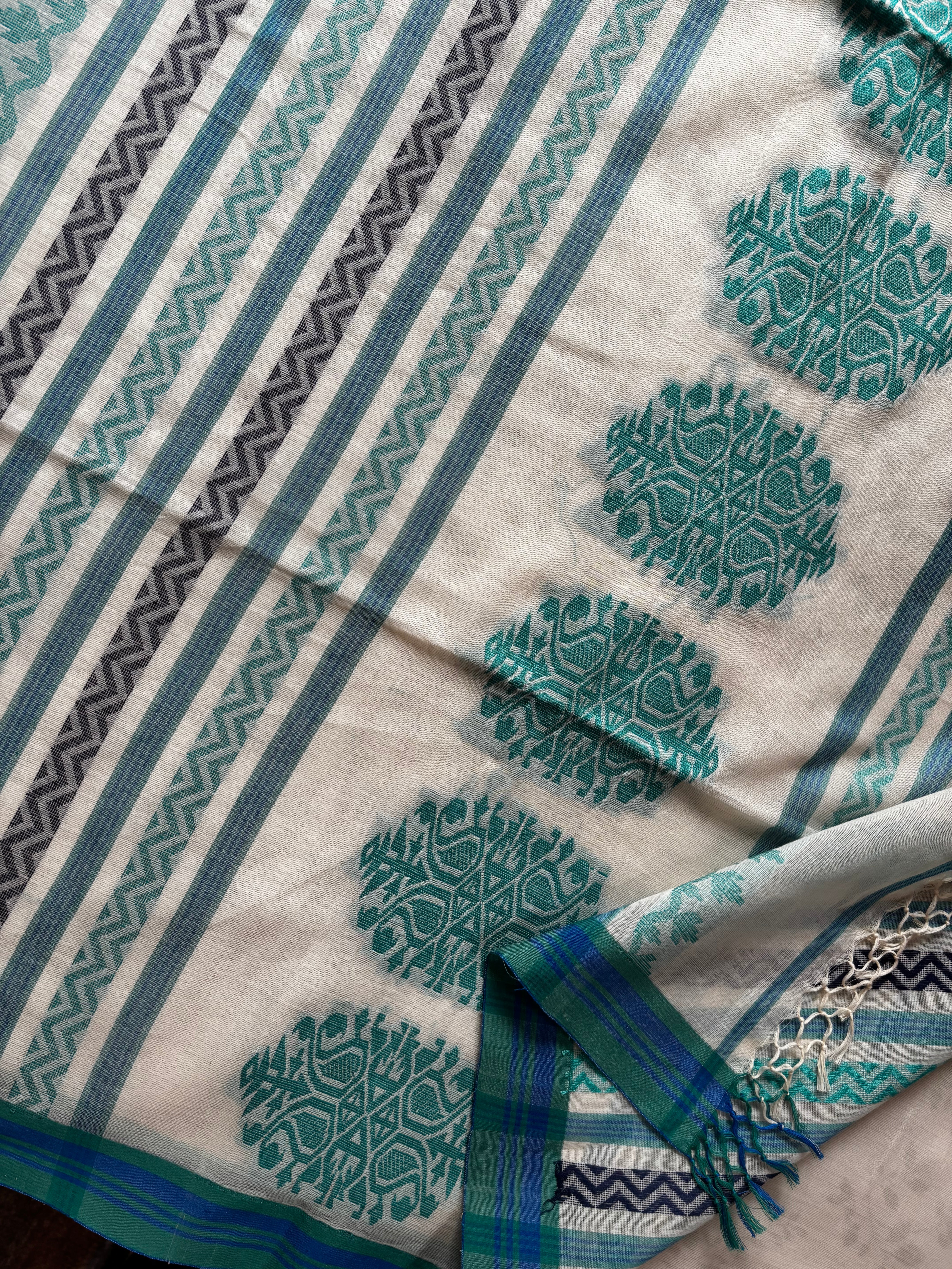 Handwoven Cream White Cotton Jamdani Saree