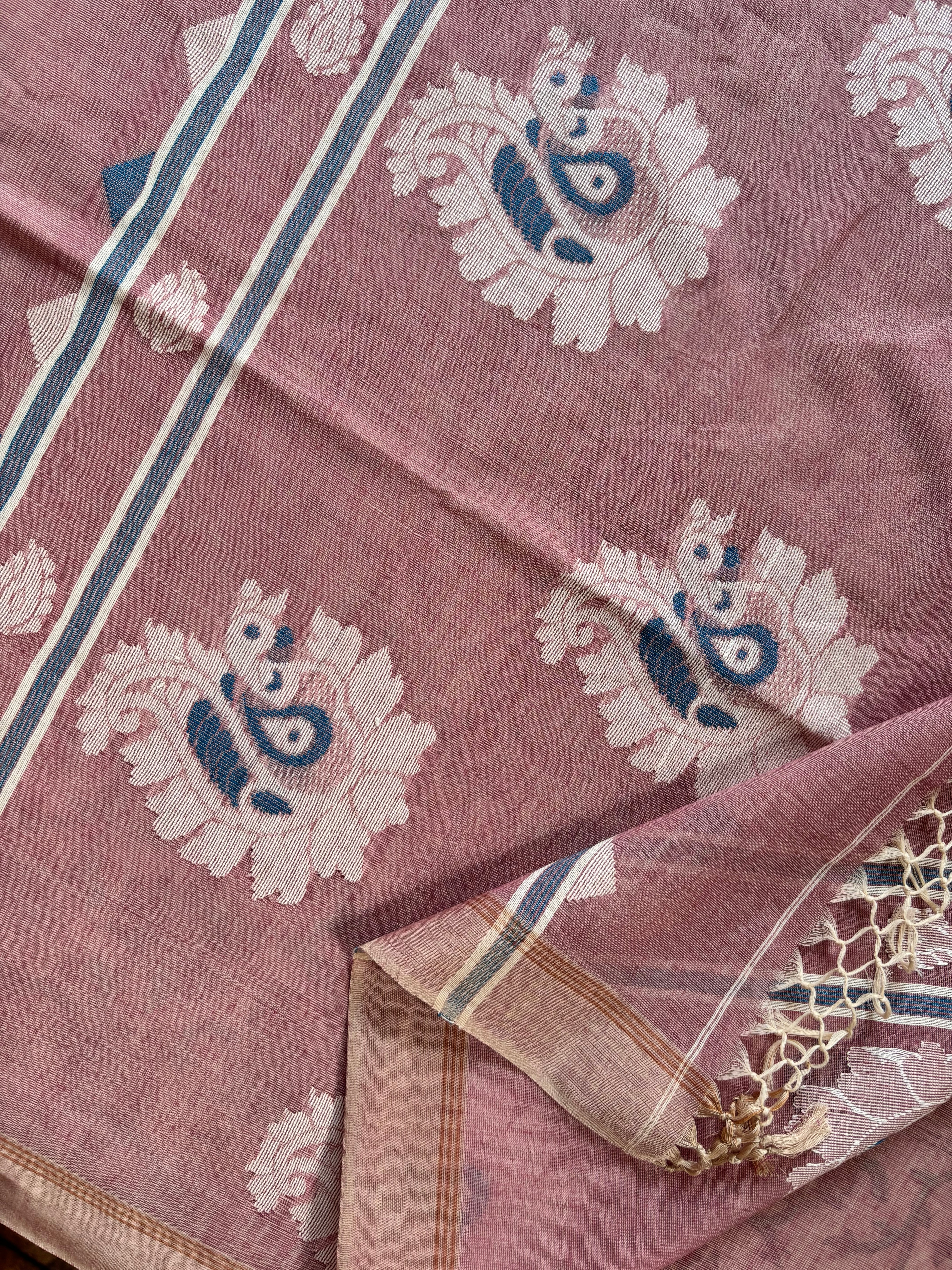 Handwoven Dusty Pink Cotton Jamdani Saree