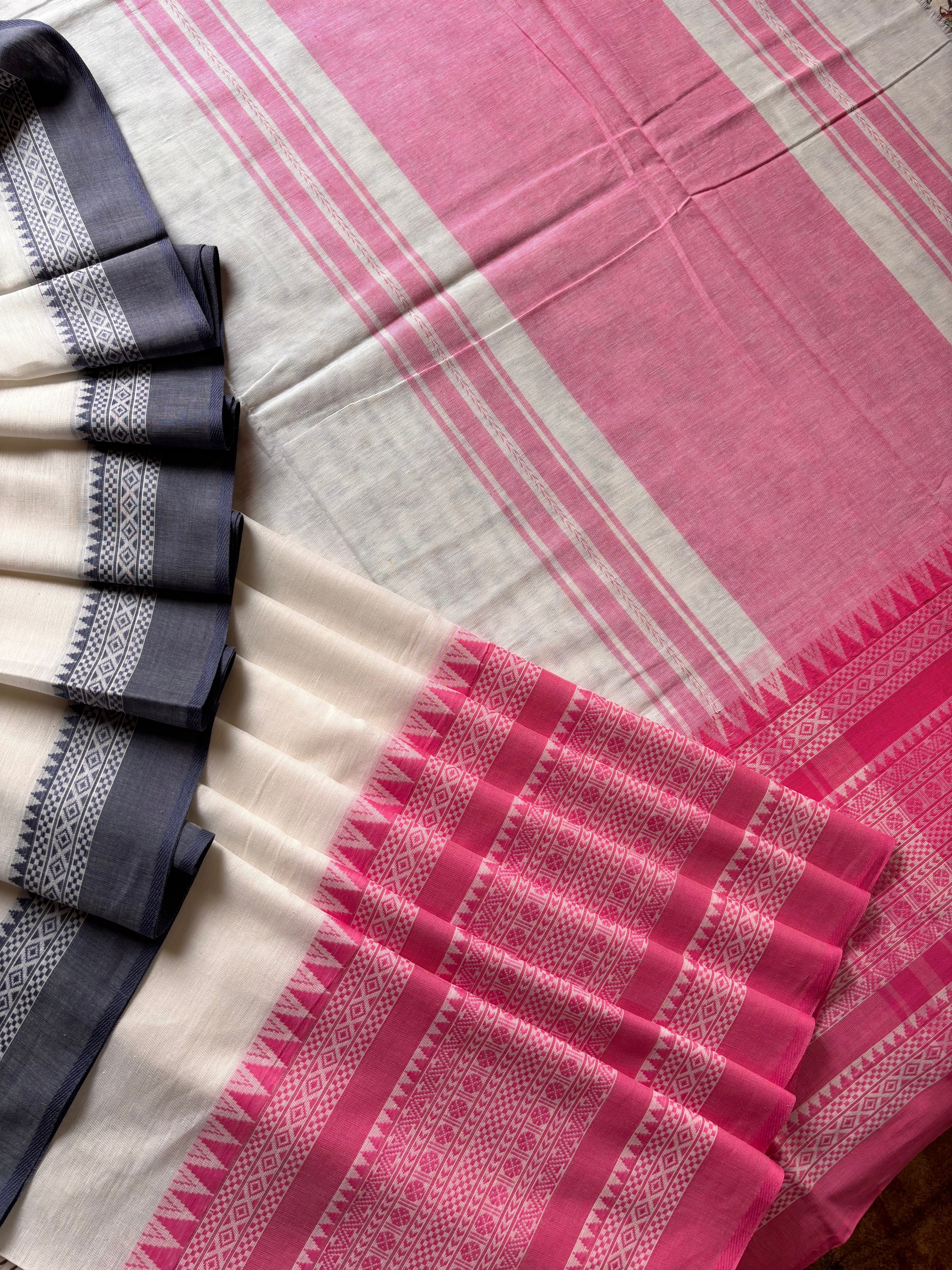 Handwoven White Colour Cotton Dhonekhali Saree