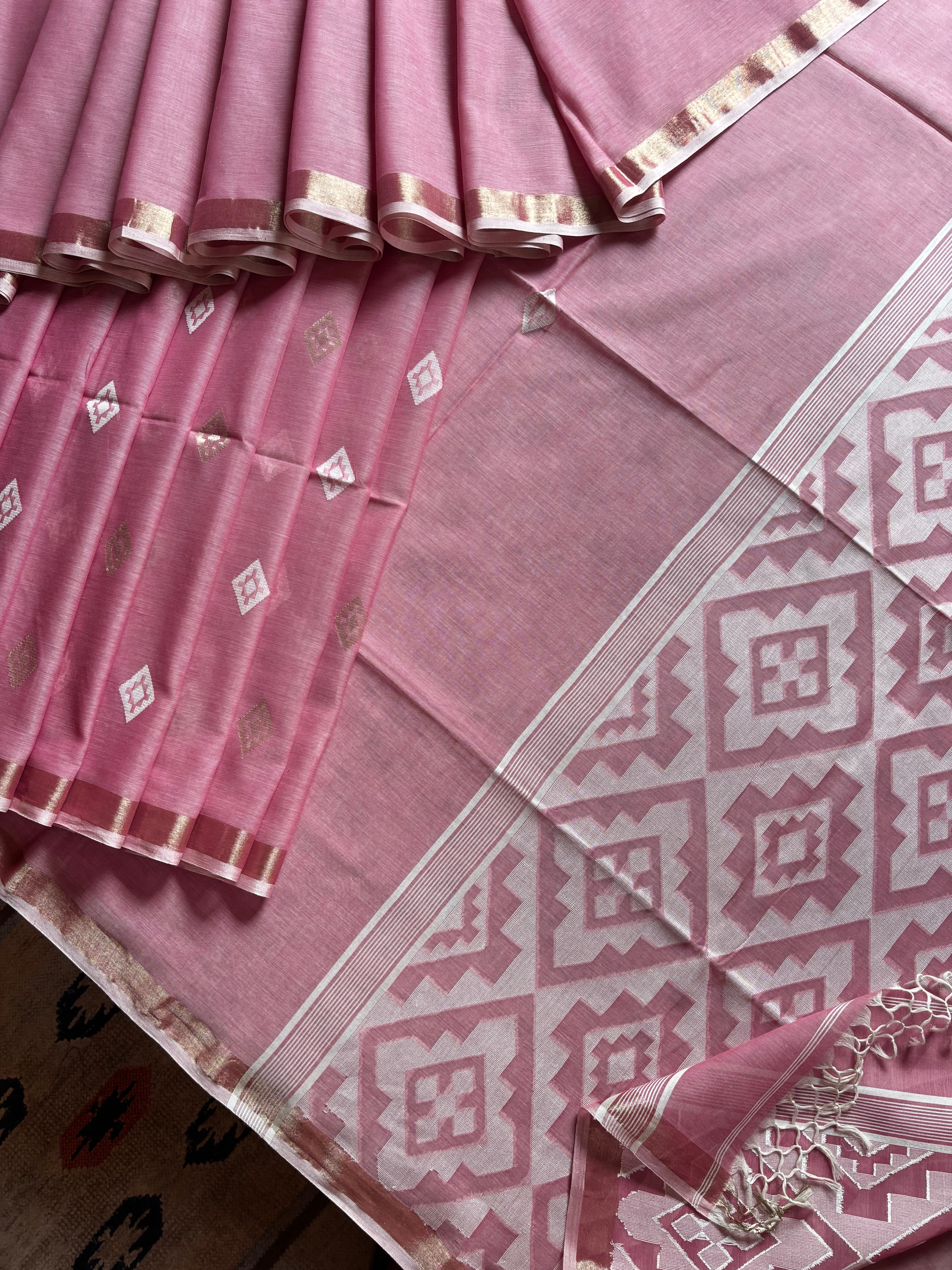 Handwoven Dusty Pink Colour Cotton Jamdani Saree