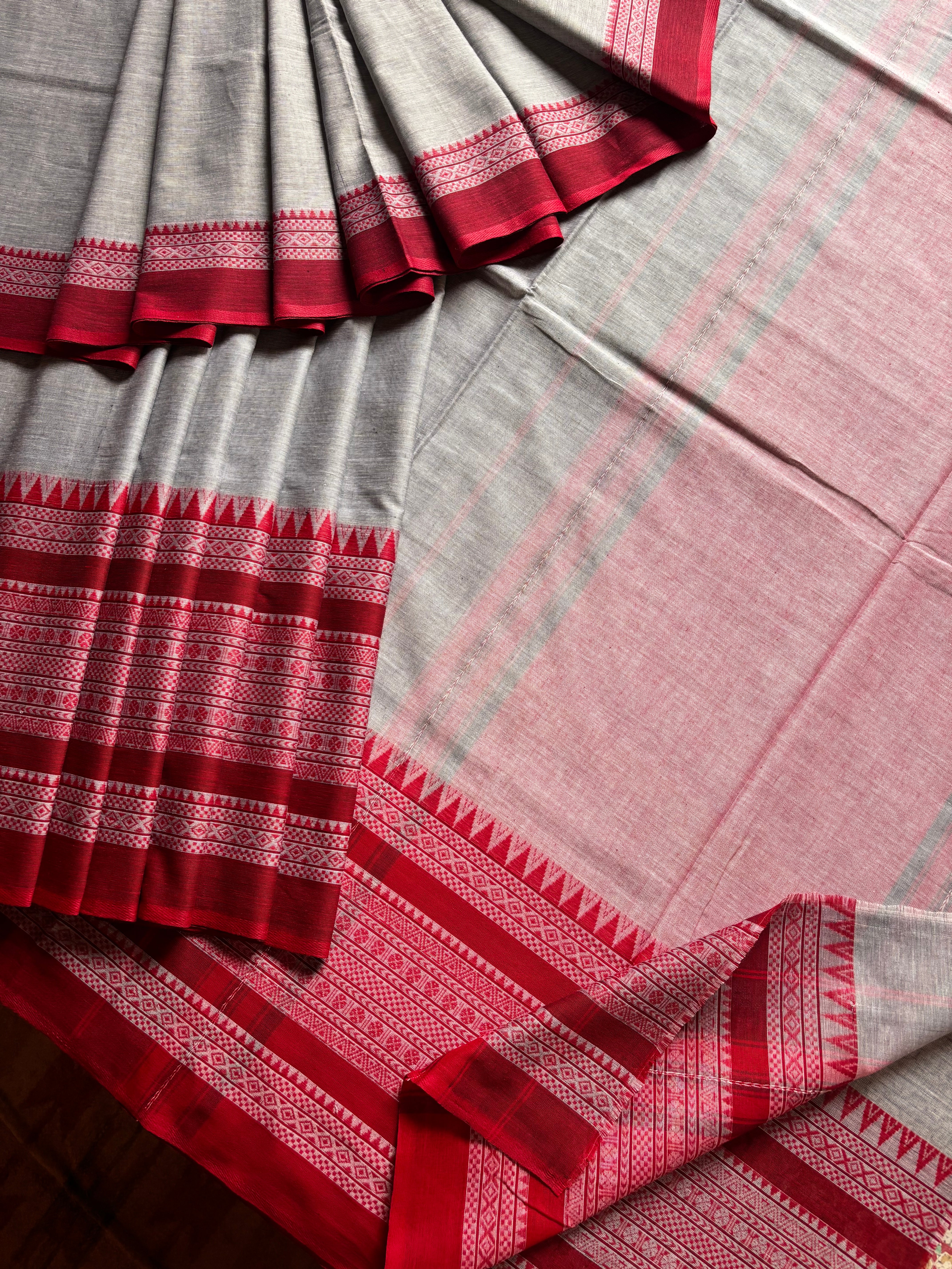 Handwoven Grey Red Colour Cotton Dhonekhali Saree