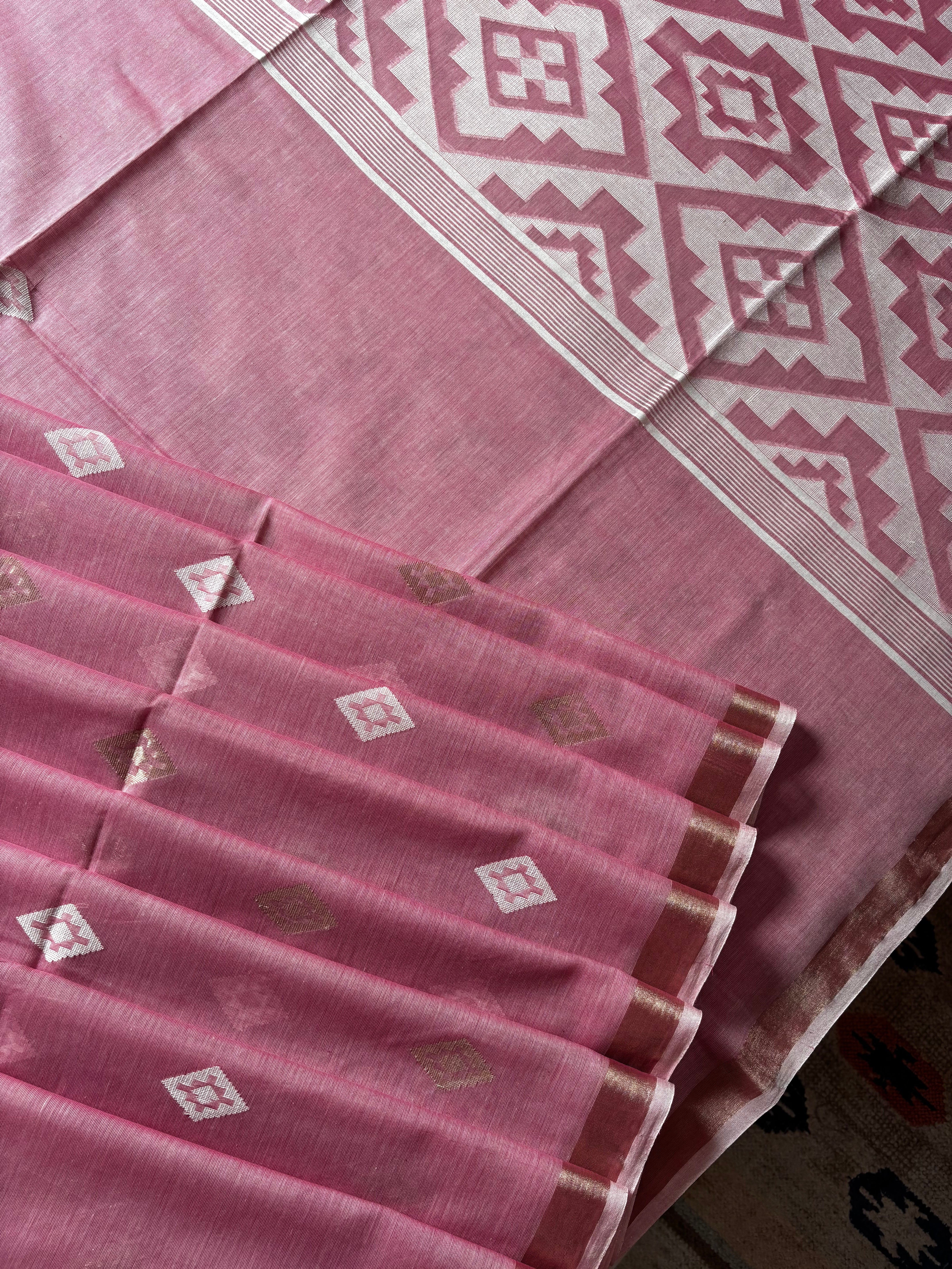 Handwoven Dusty Pink Colour Cotton Jamdani Saree