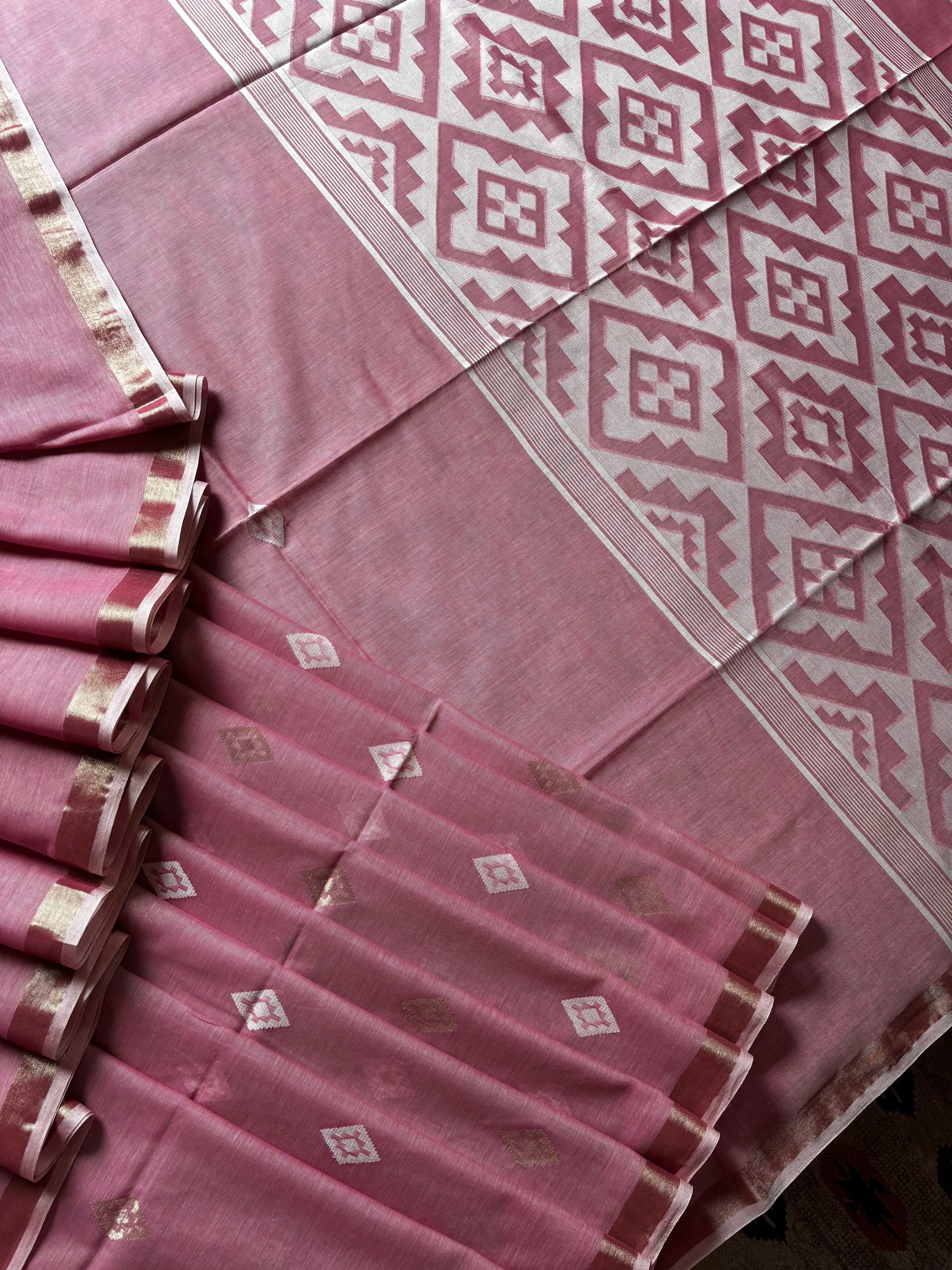 Handwoven Dusty Pink Colour Cotton Jamdani Saree