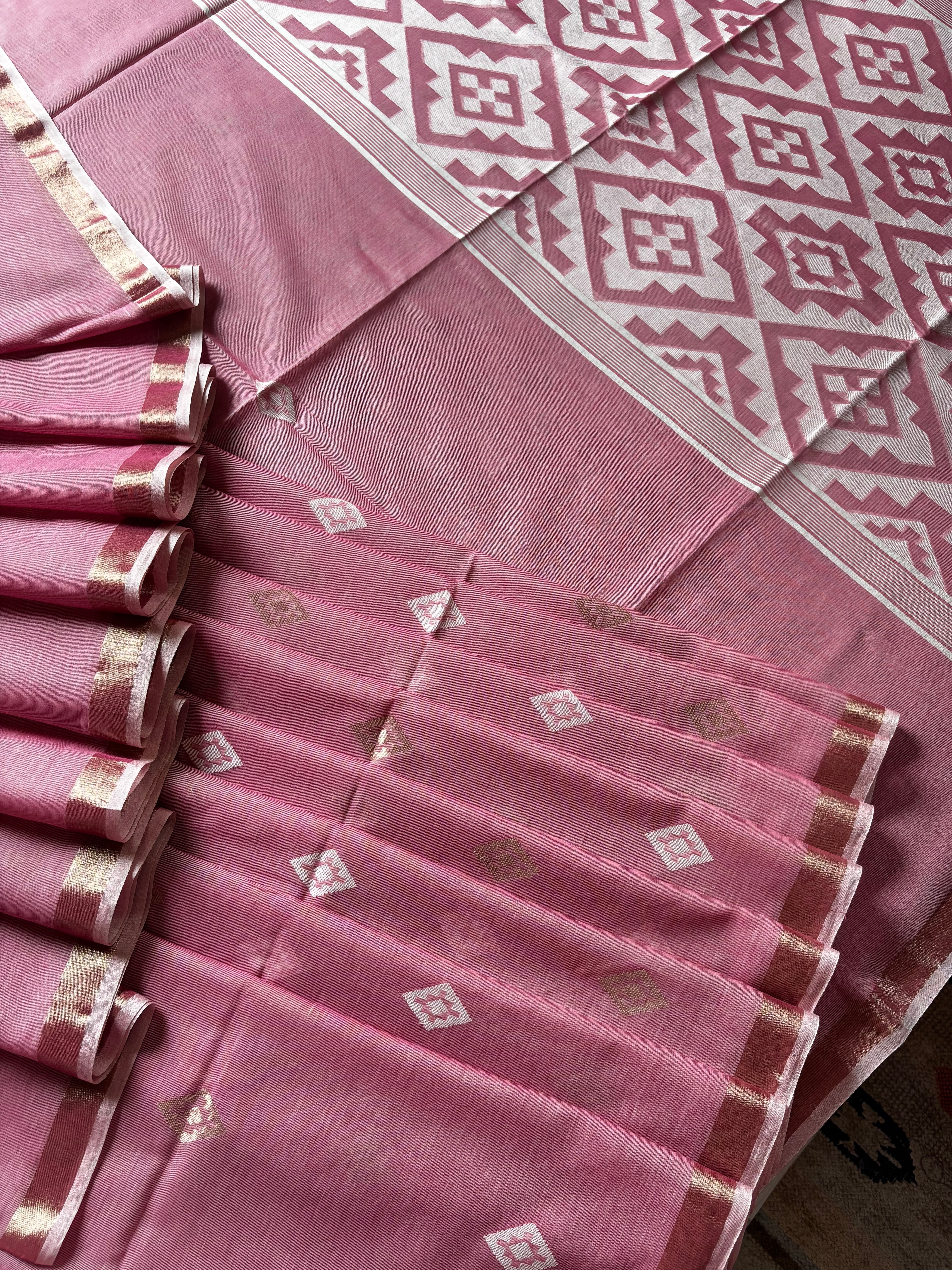 Handwoven Dusty Pink Colour Cotton Jamdani Saree