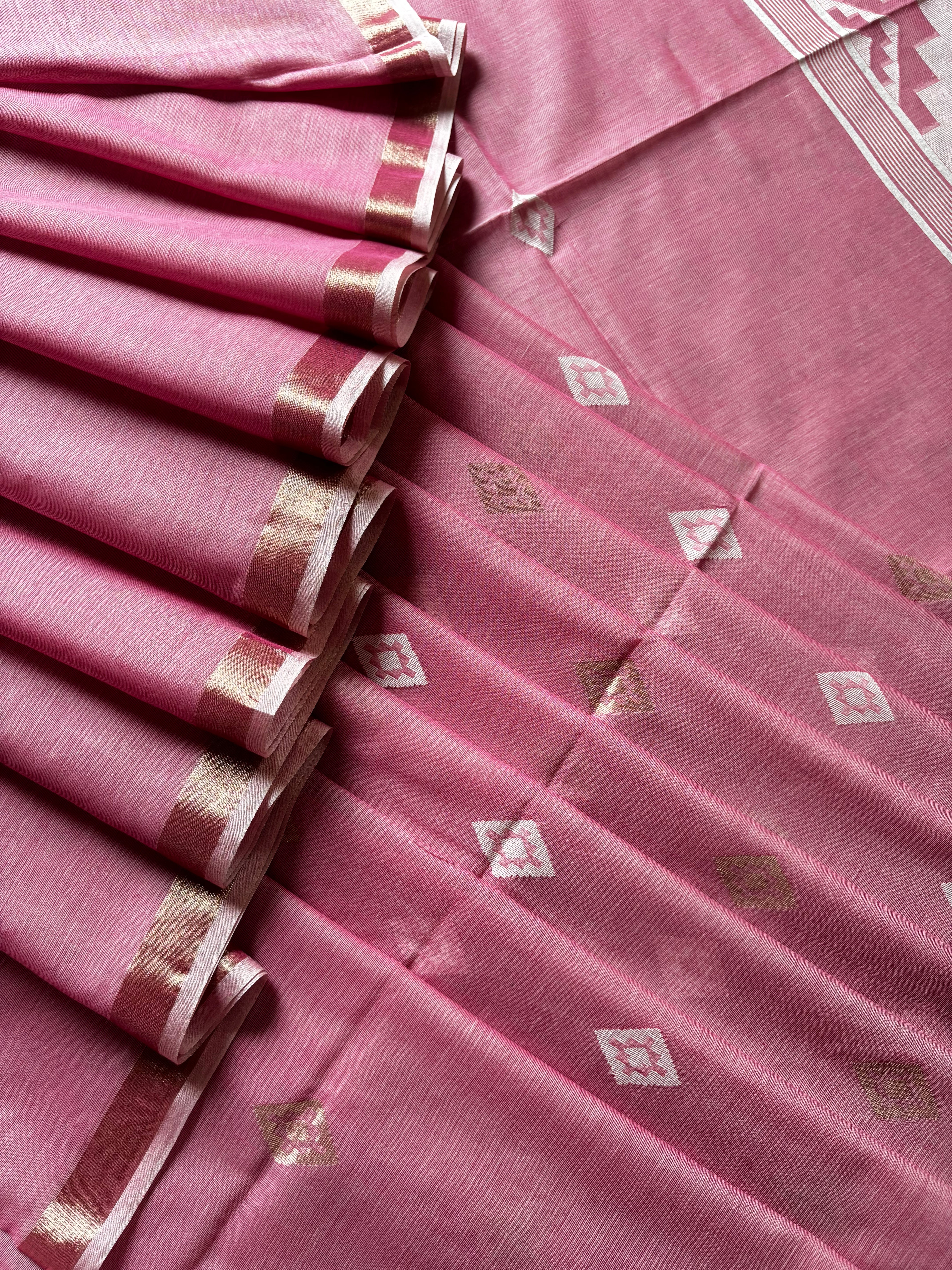 Handwoven Dusty Pink Colour Cotton Jamdani Saree