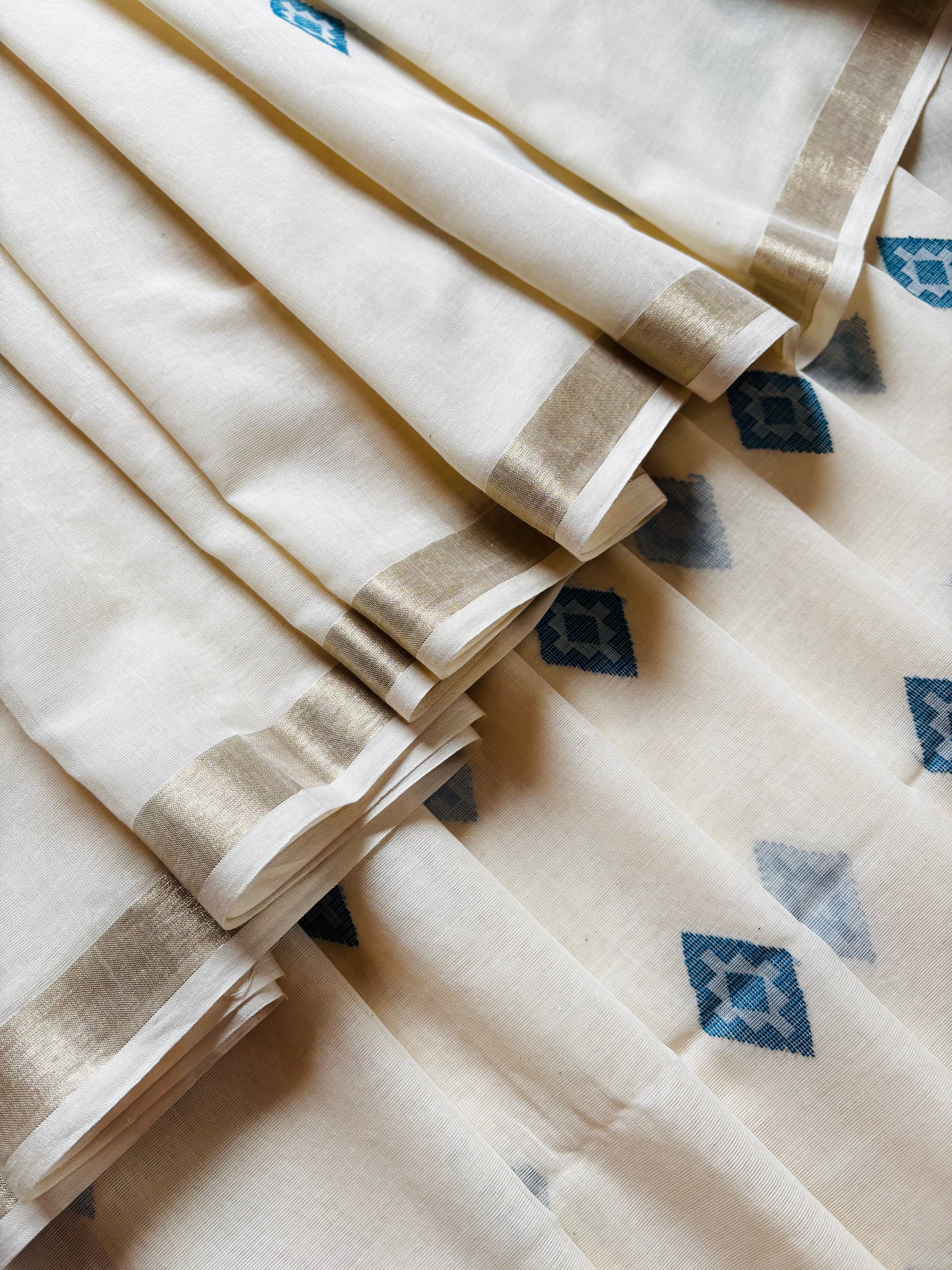 Handwoven Offwhite Blue Cotton Jamdani Saree