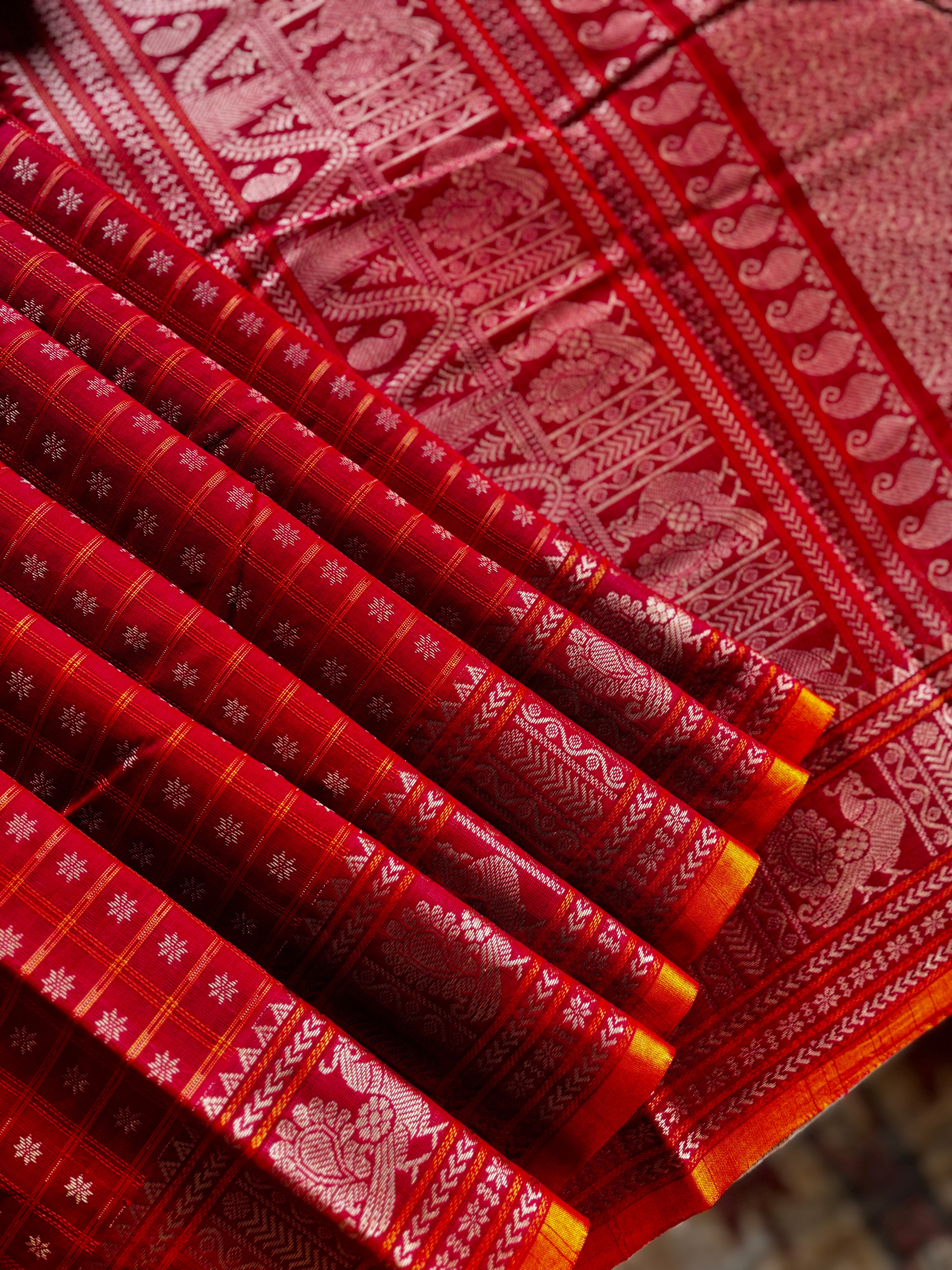 Handwoven Red Aayirum Butta Kanchipuram Saree
