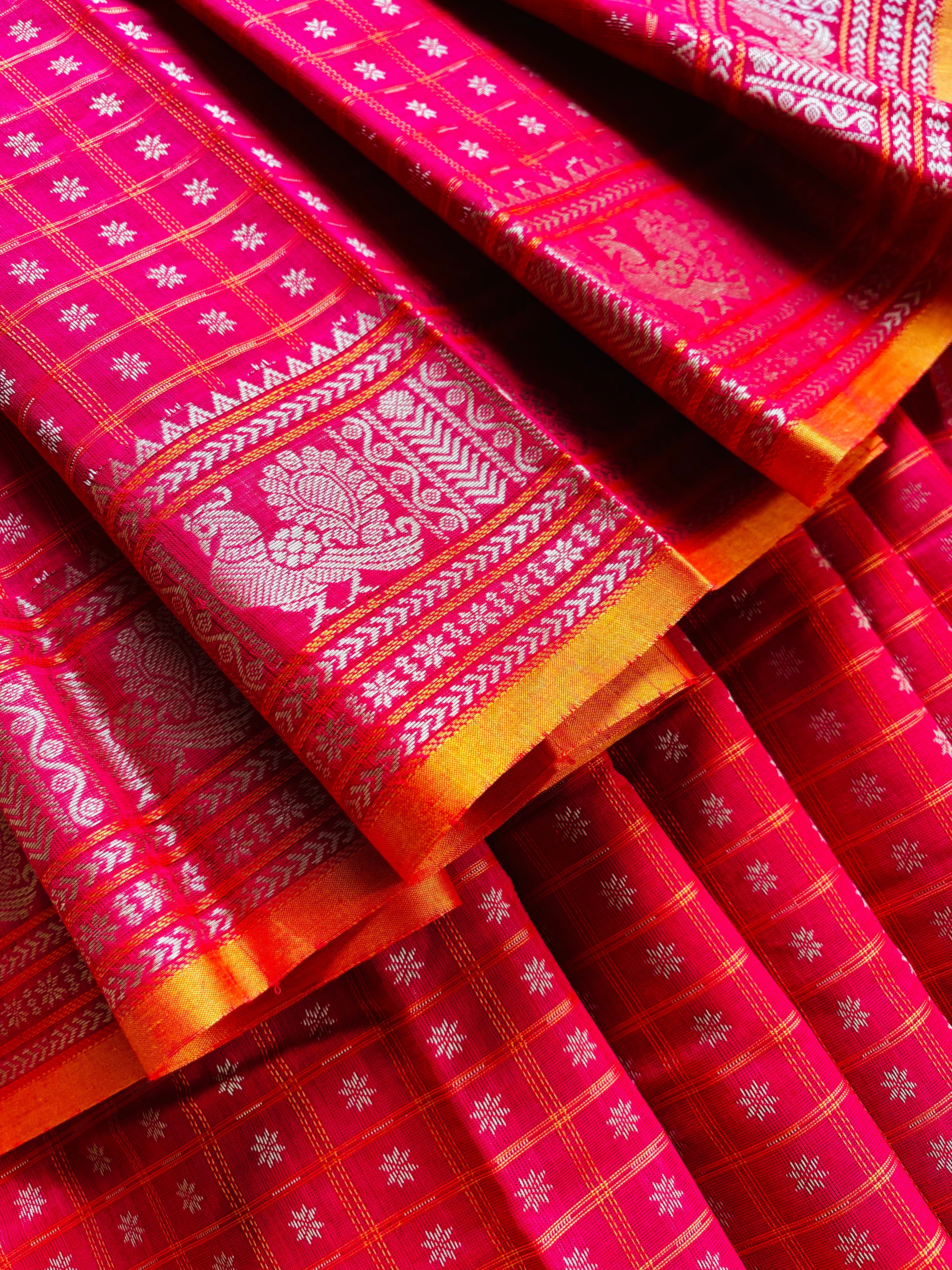 Handwoven Red Aayirum Butta Kanchipuram Saree