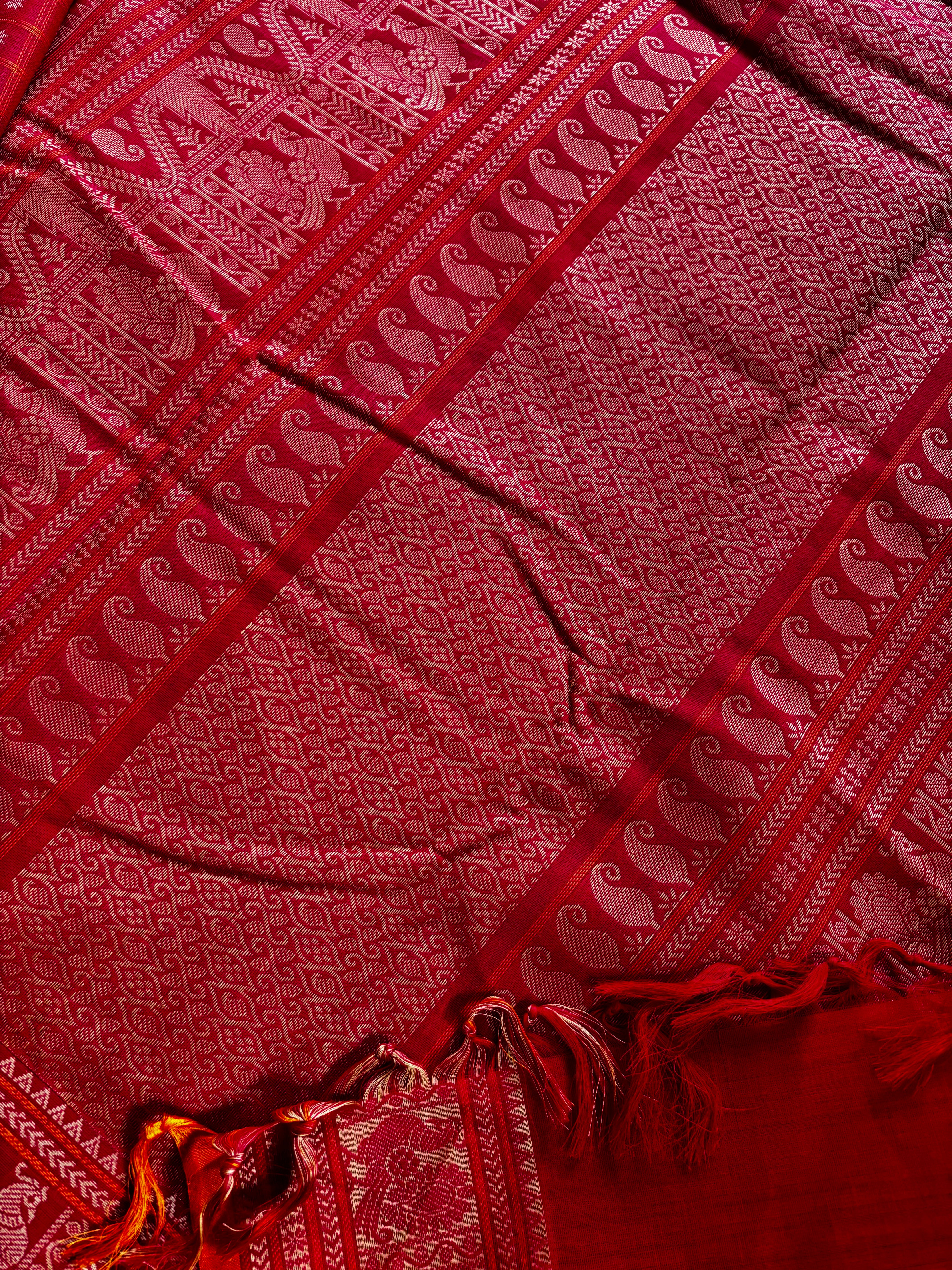 Handwoven Red Aayirum Butta Kanchipuram Saree