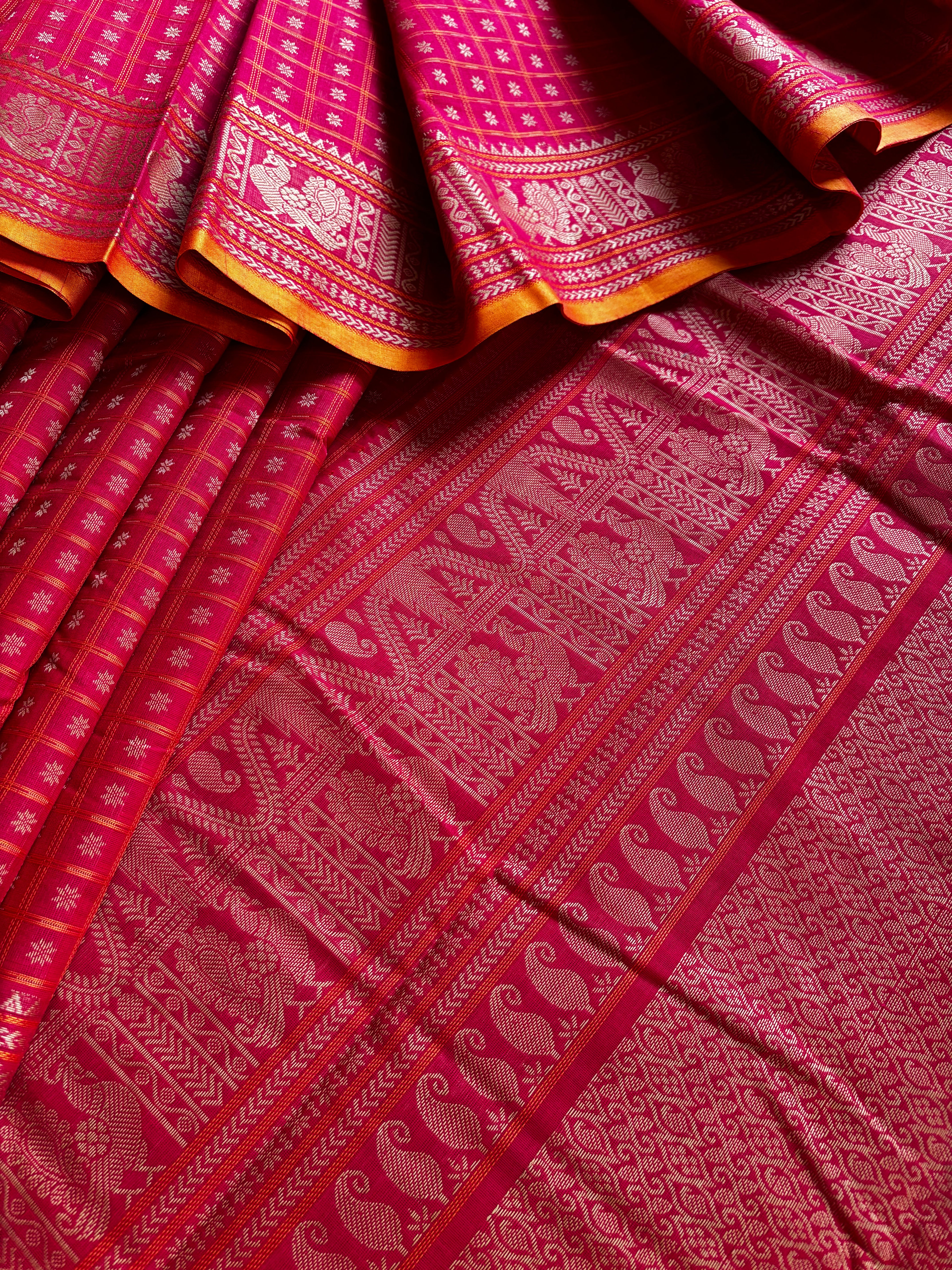 Handwoven Red Aayirum Butta Kanchipuram Saree