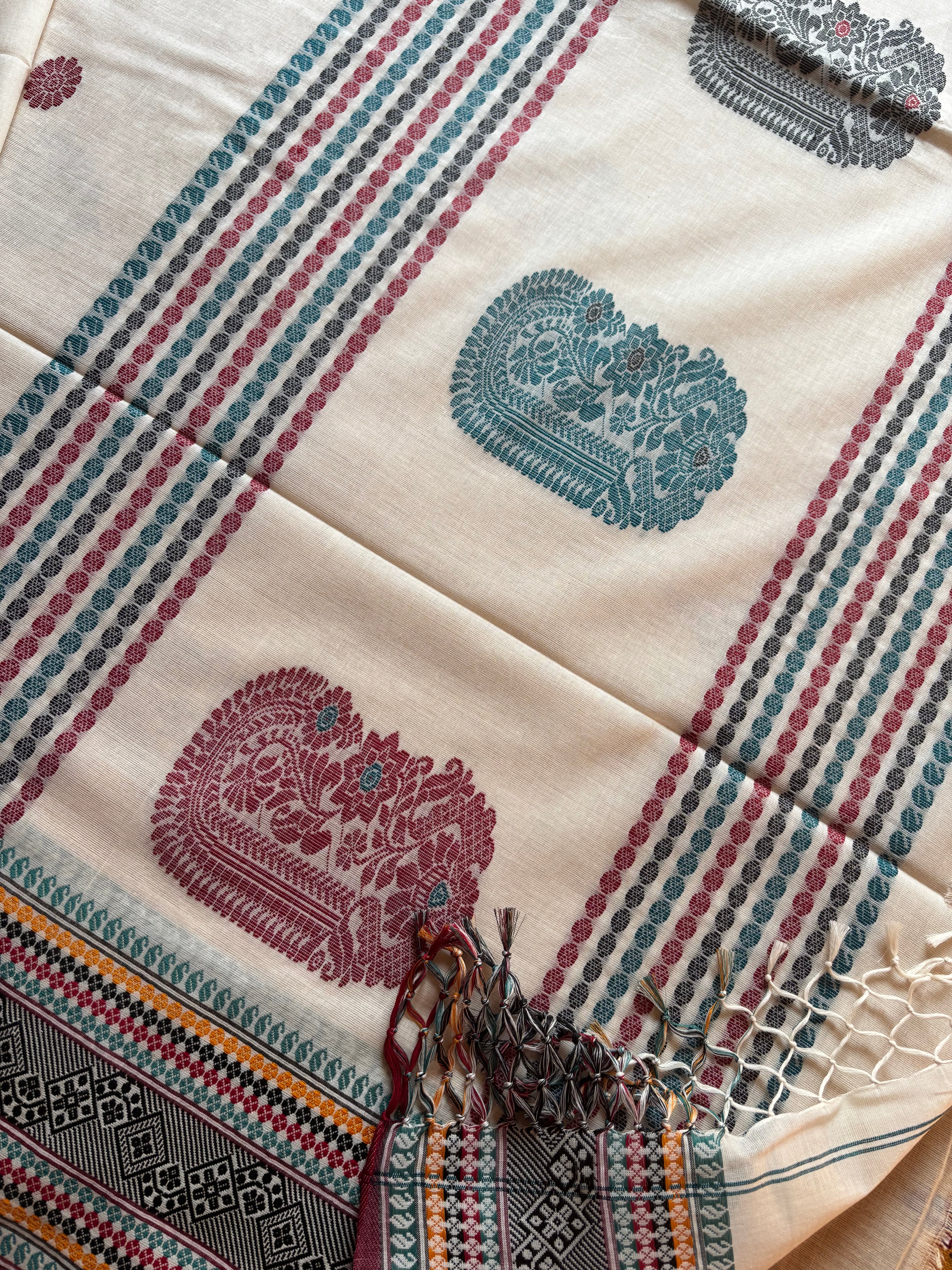 Handwoven Offwhite Phulia Cotton Saree