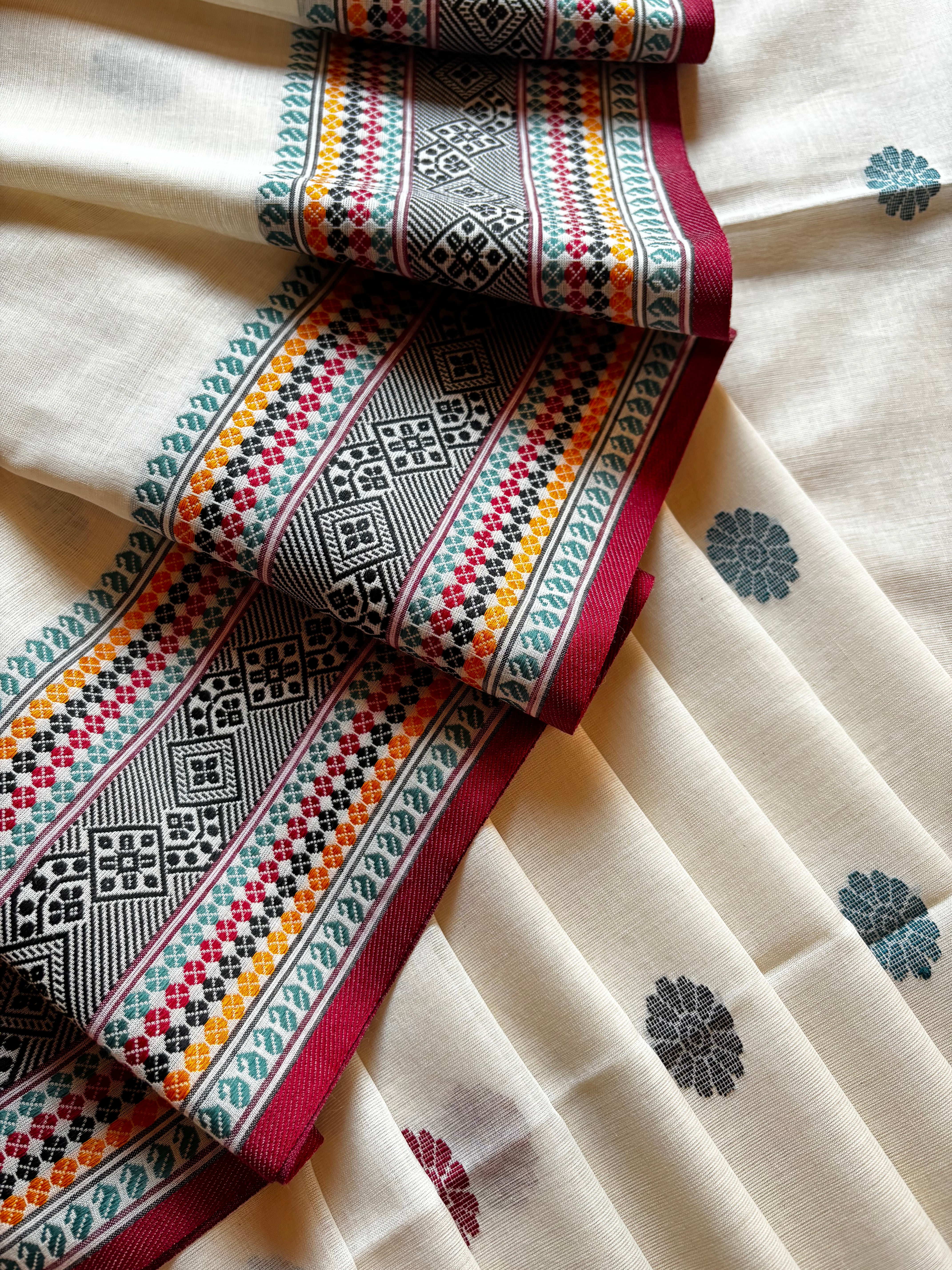 Handwoven Offwhite Phulia Cotton Saree