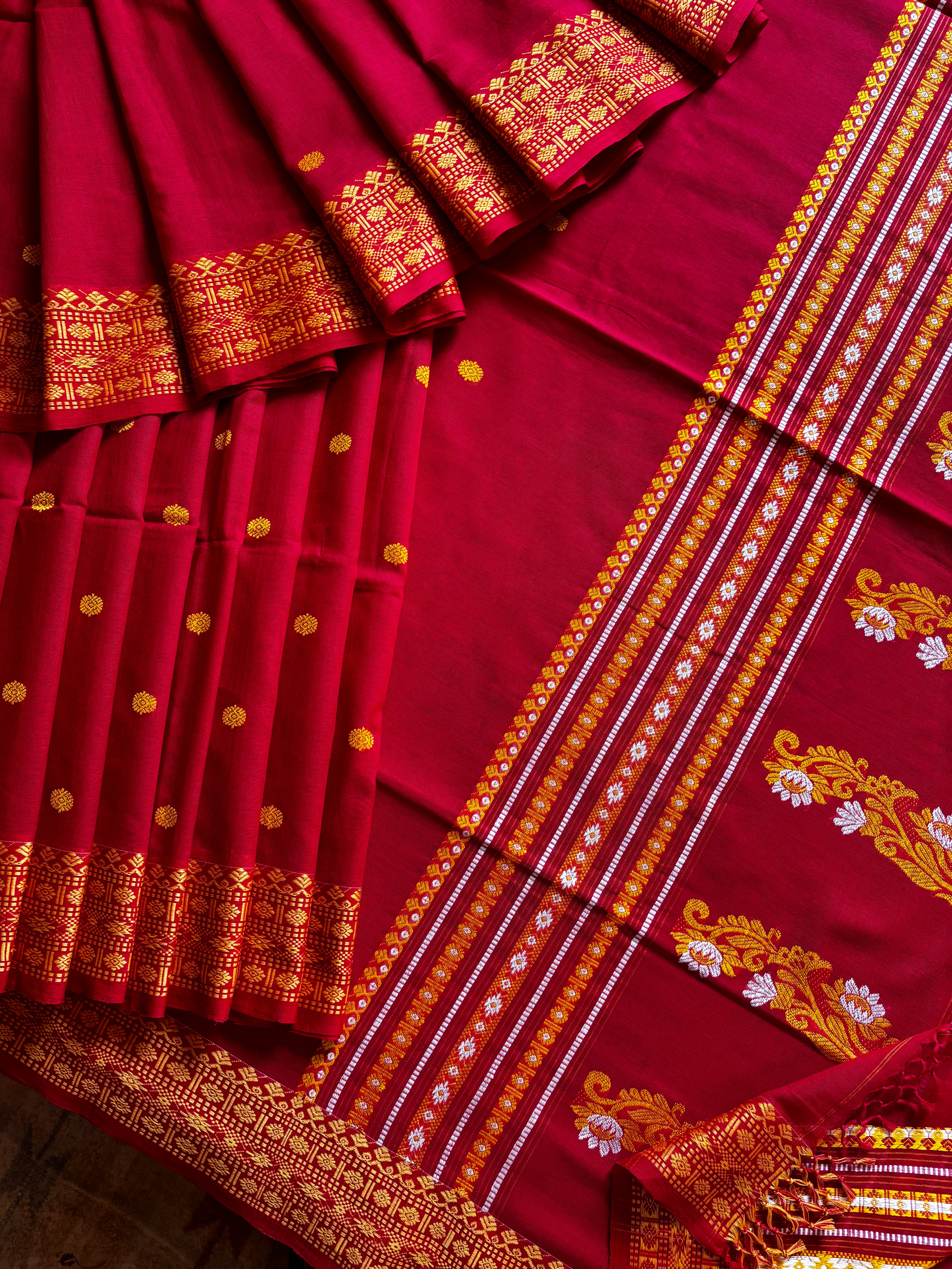 Handwoven Red Colour Phulia Cotton Saree