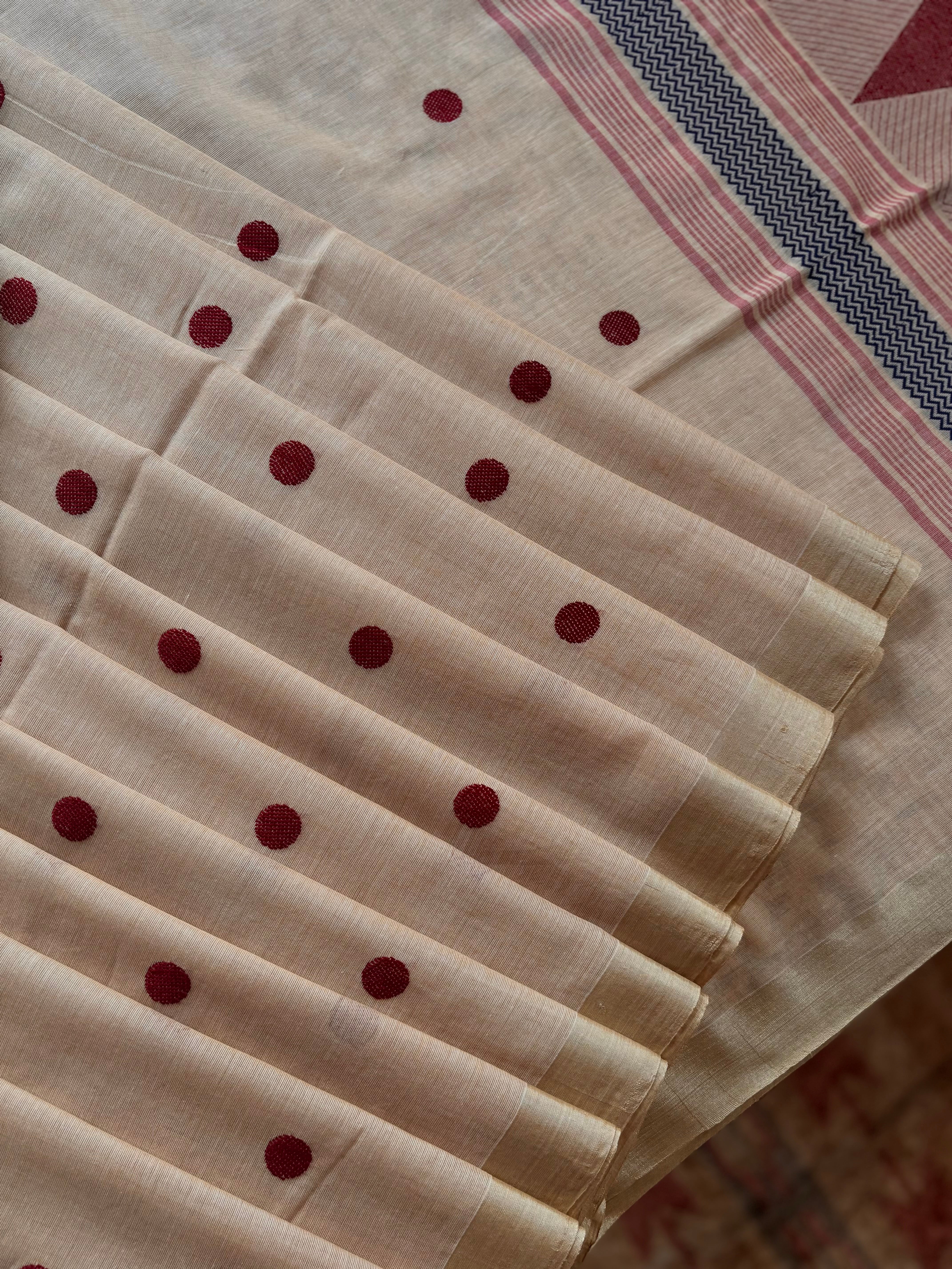 Handwoven Beige Colour Phulia Cotton Saree