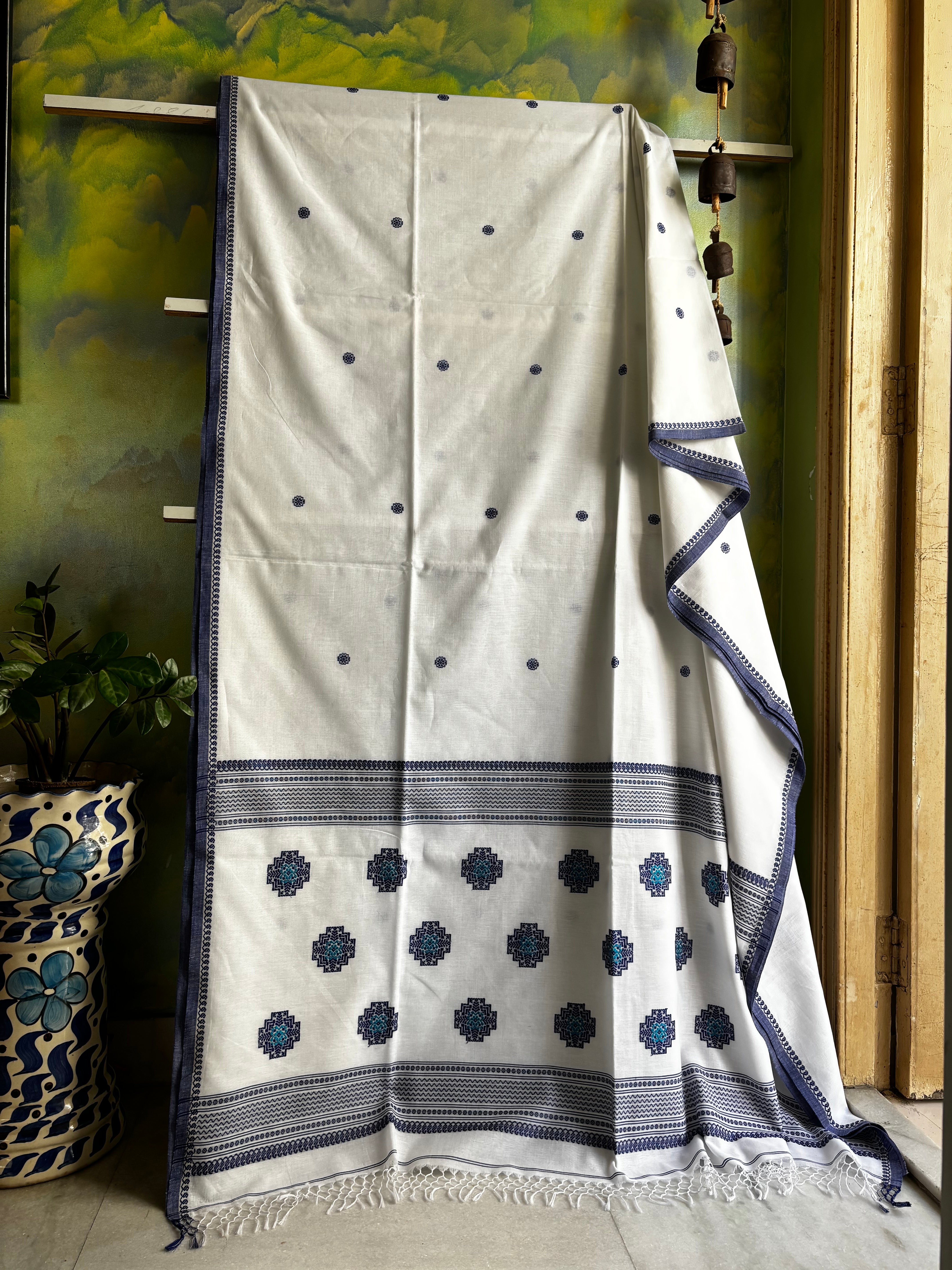 Handwoven White Blue Phulia Cotton Saree
