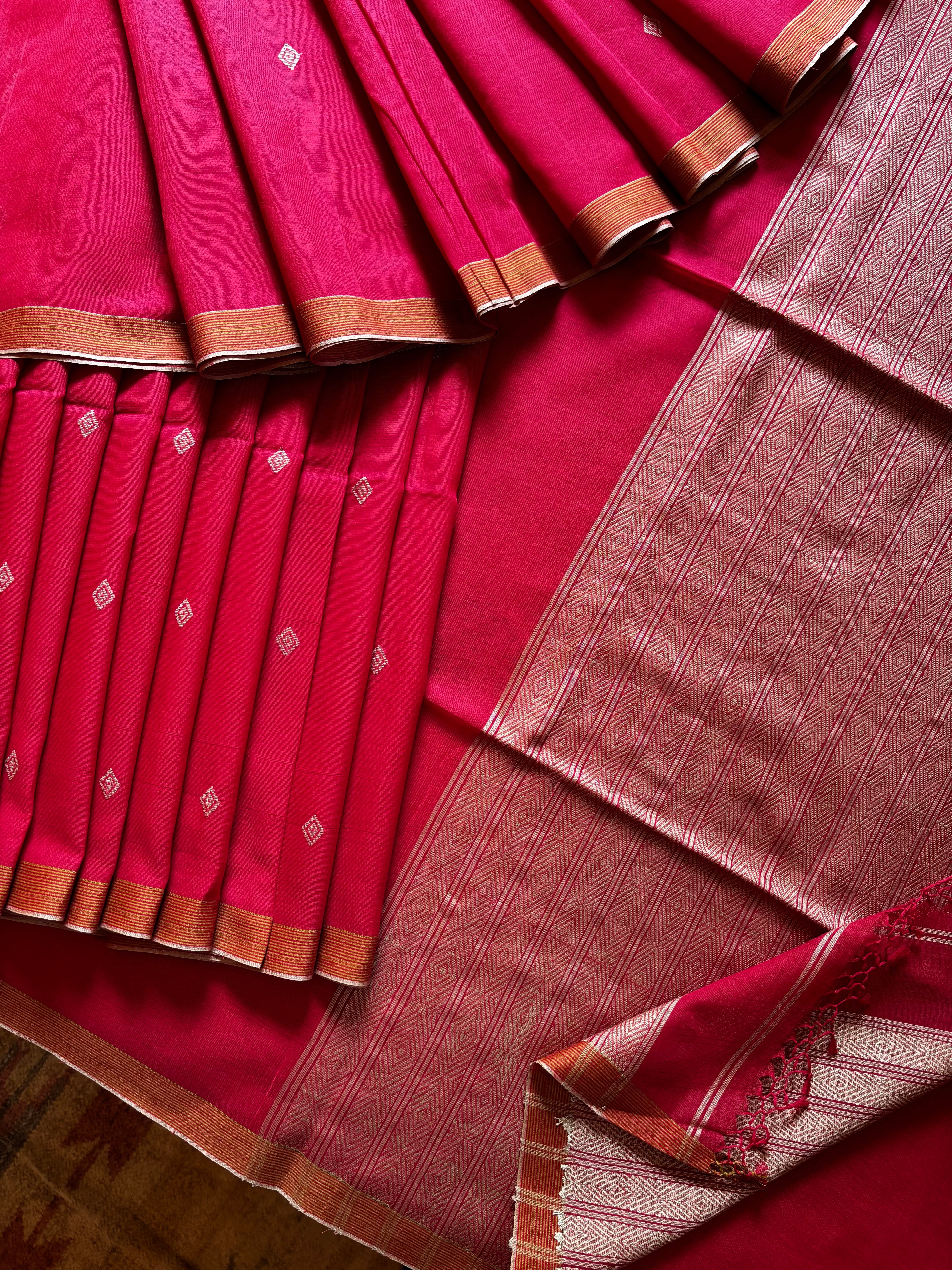 Handwoven Red Colour Phulia Cotton Saree