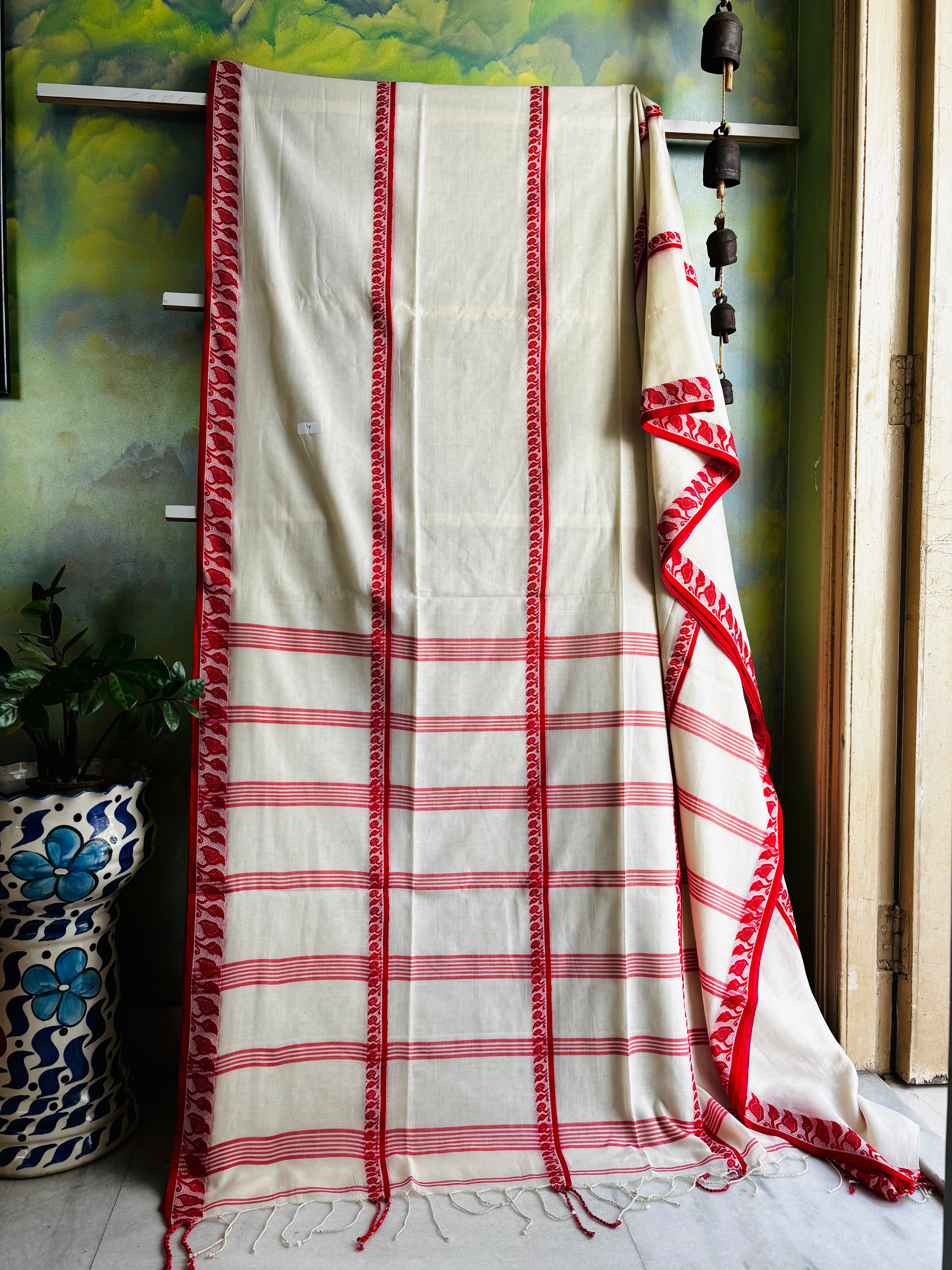 Handwoven Offwhite Red Phulia Cotton Saree