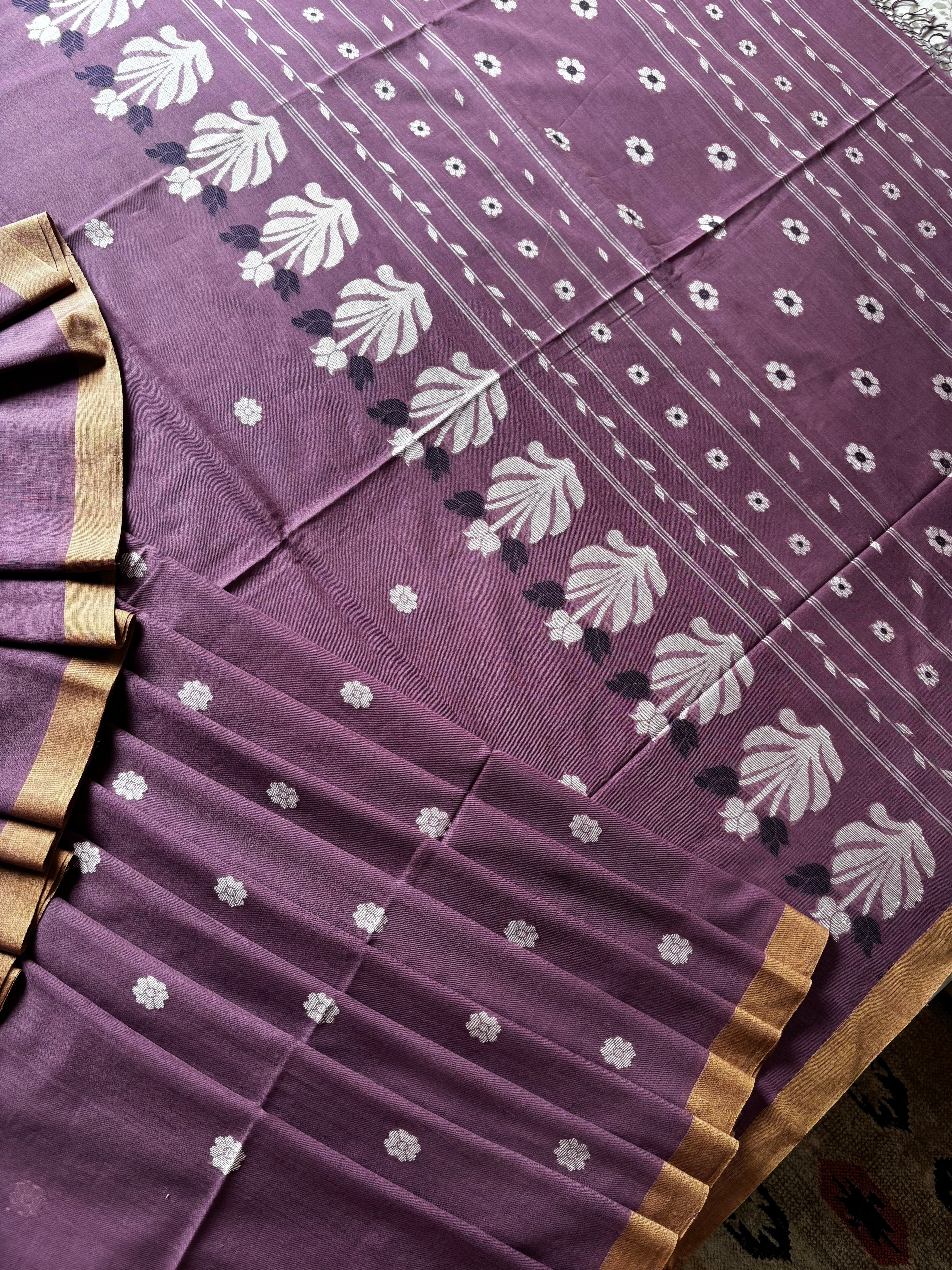 Handwoven Light Mauve Cotton Jamdani Saree