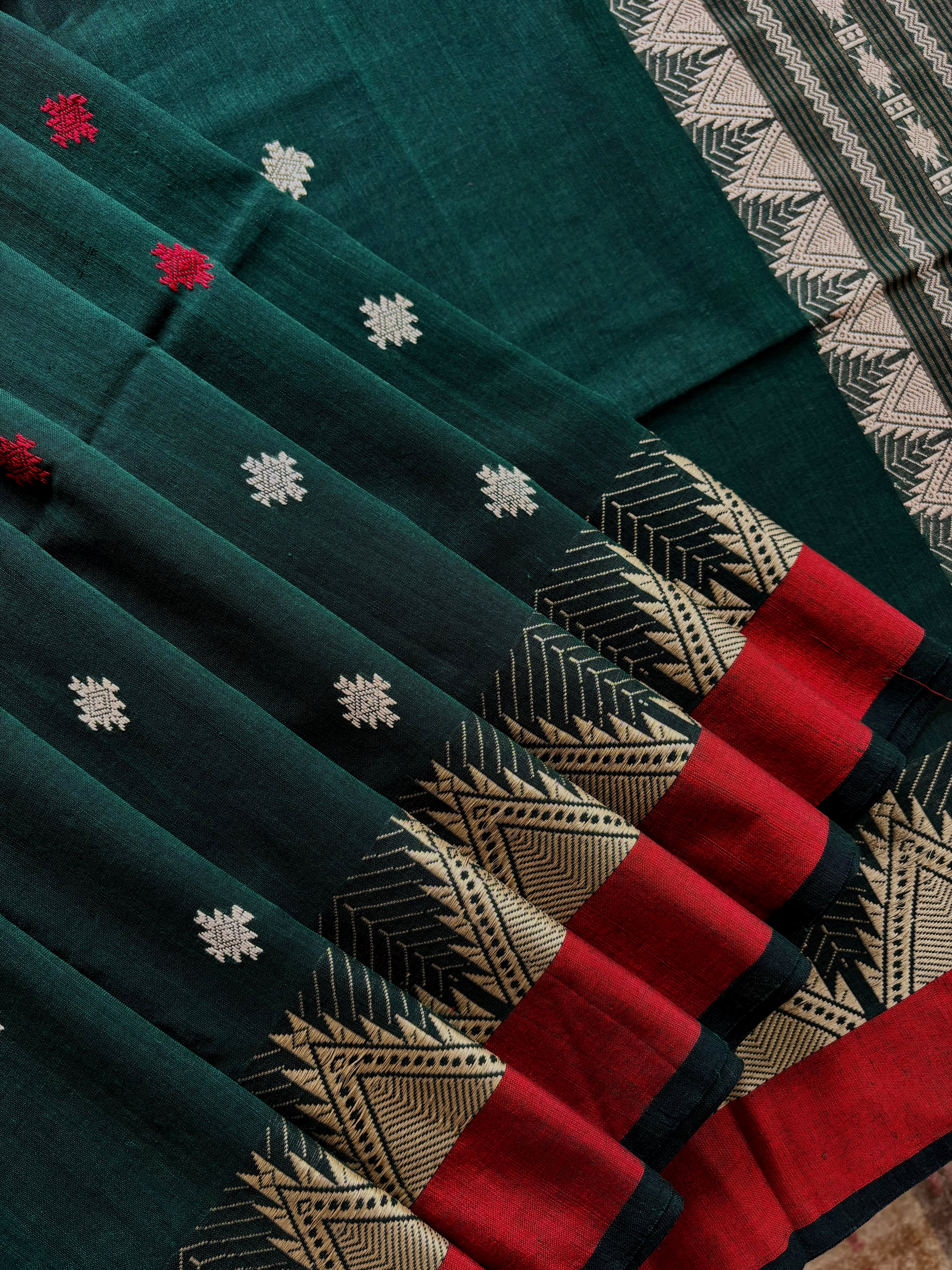 Handwoven Bottle Green Colour Phulia Cotton Saree