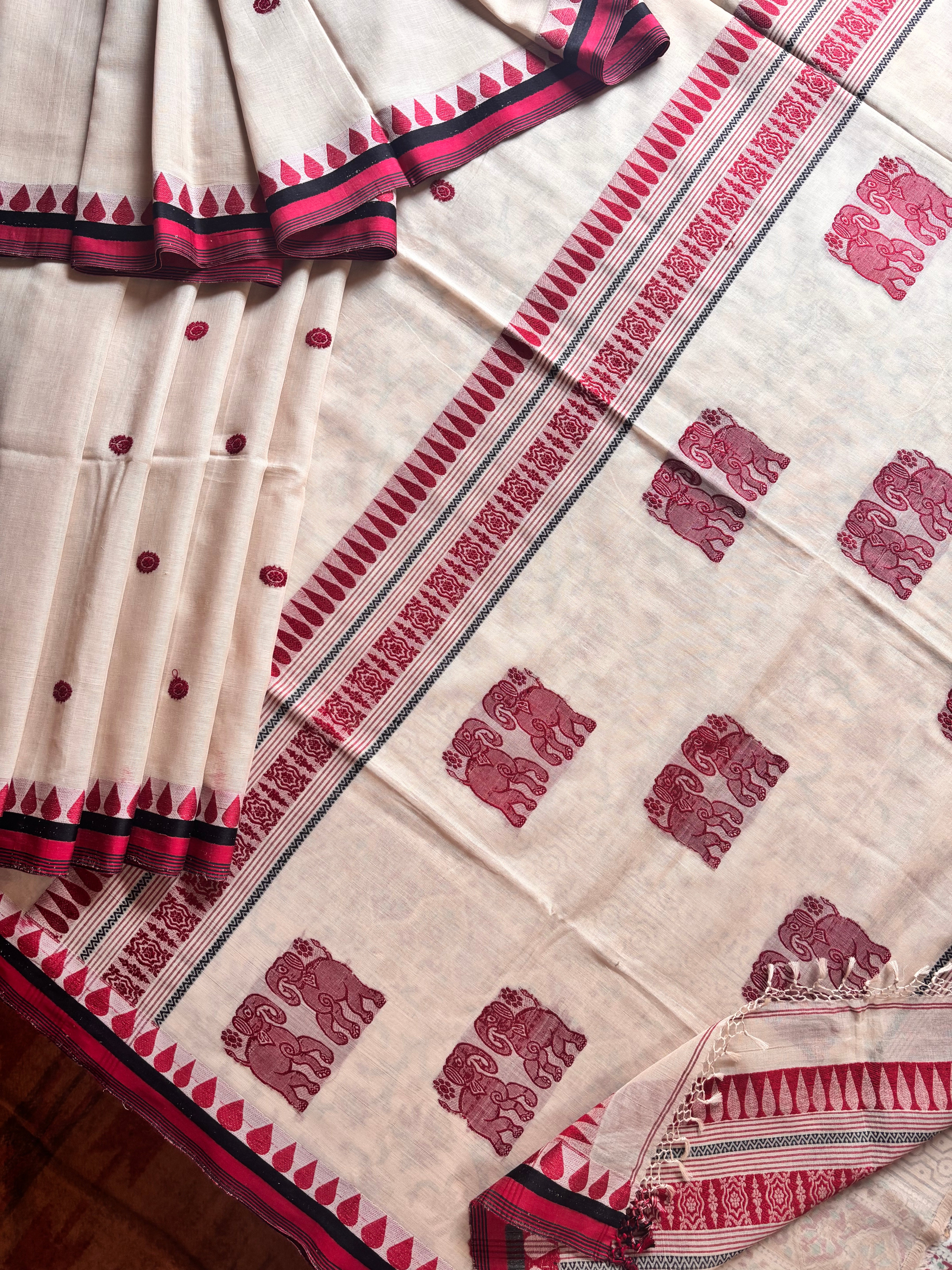 Handwoven Beige Colour Phulia Cotton Saree