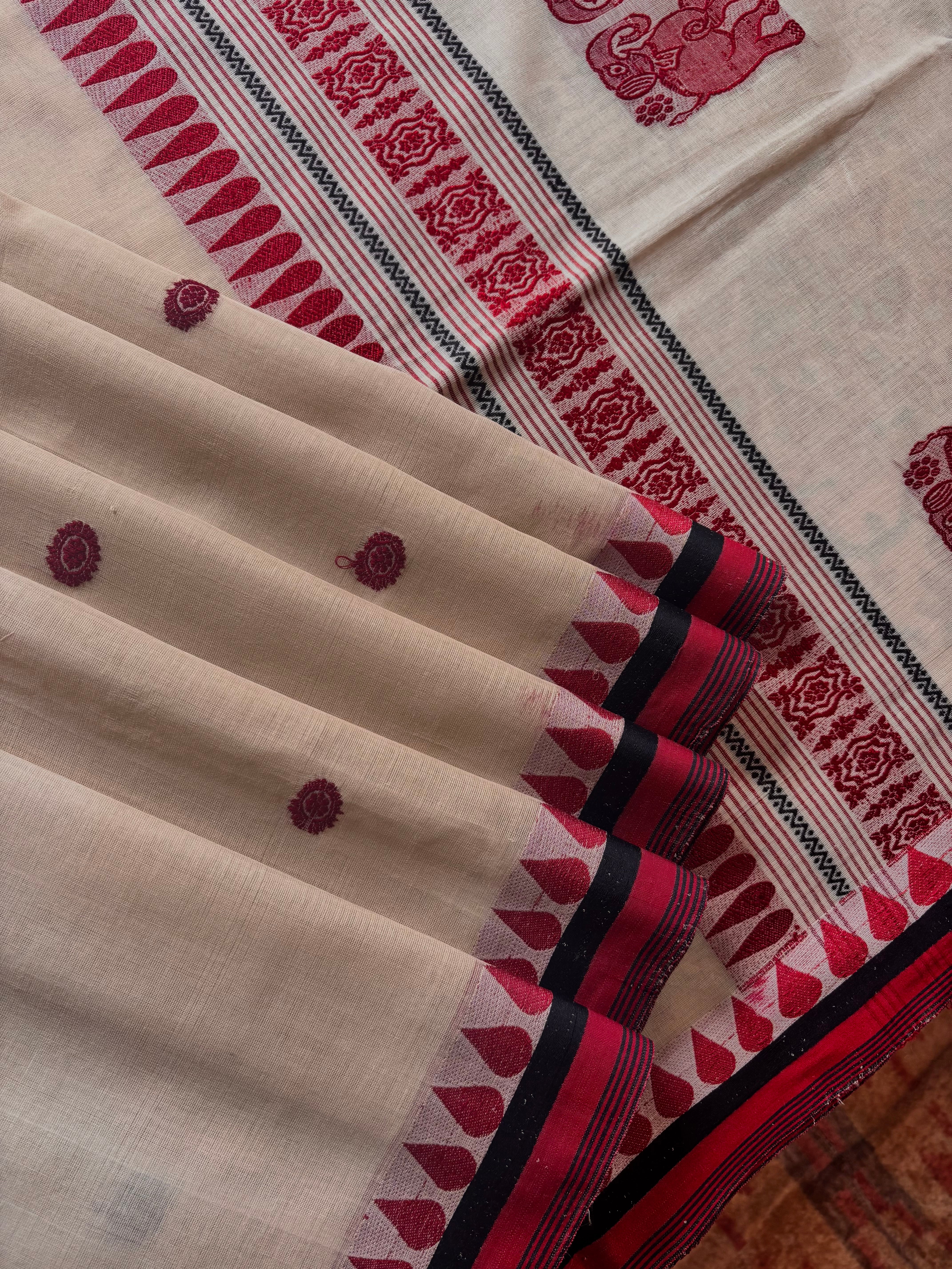 Handwoven Beige Colour Phulia Cotton Saree