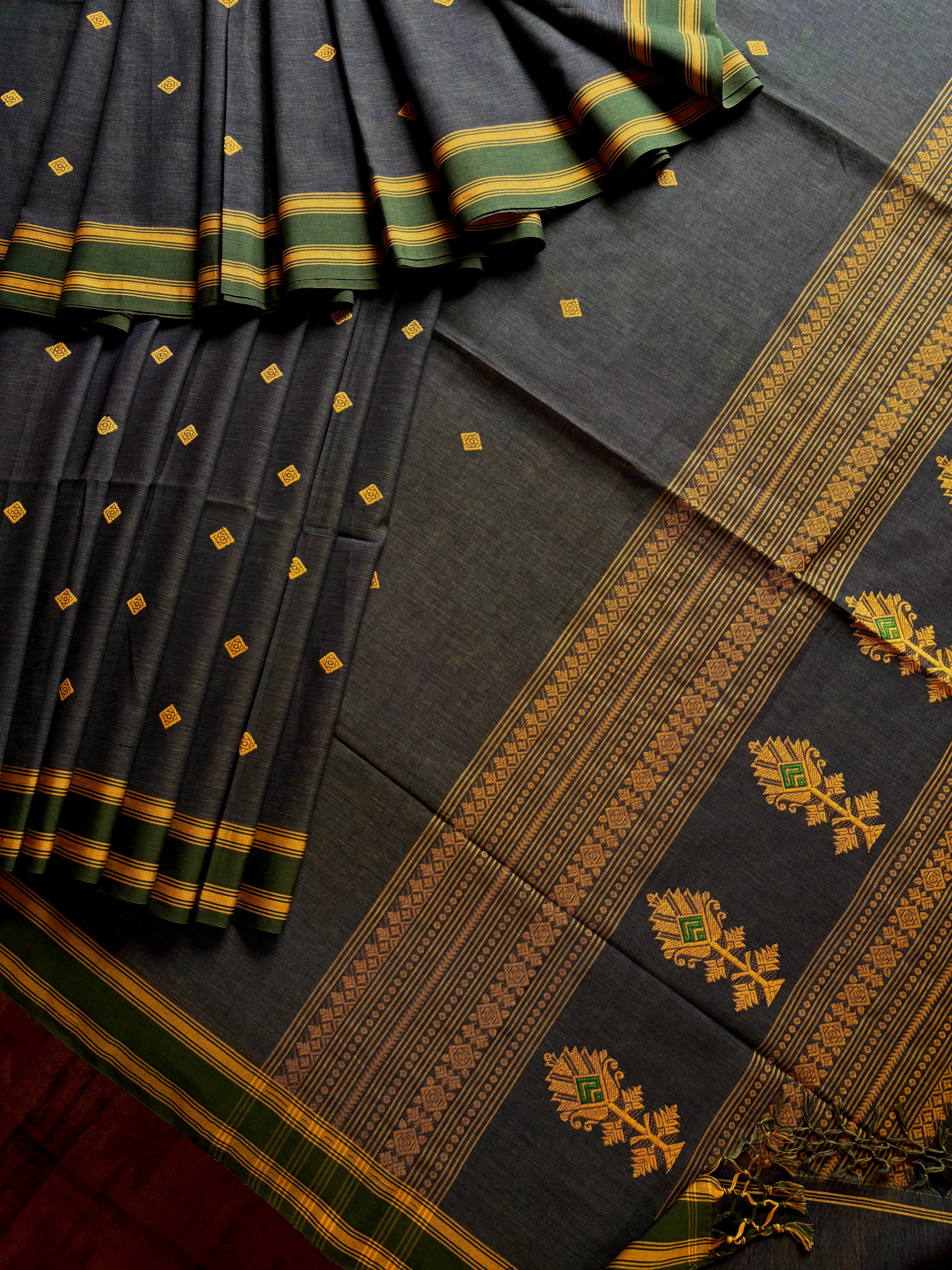 Handwoven Light Bottle Green Phulia Cotton Saree