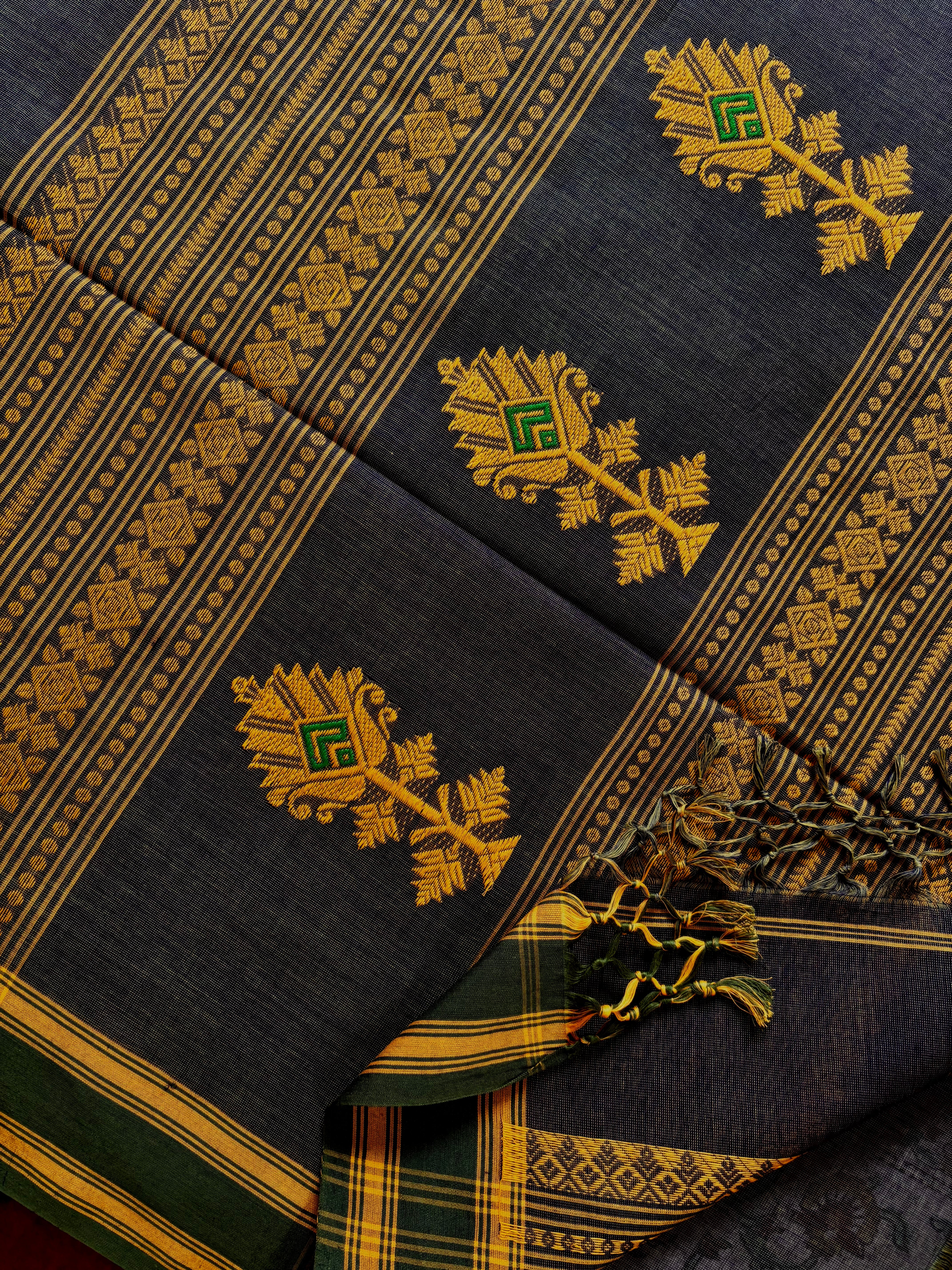 Handwoven Light Bottle Green Phulia Cotton Saree