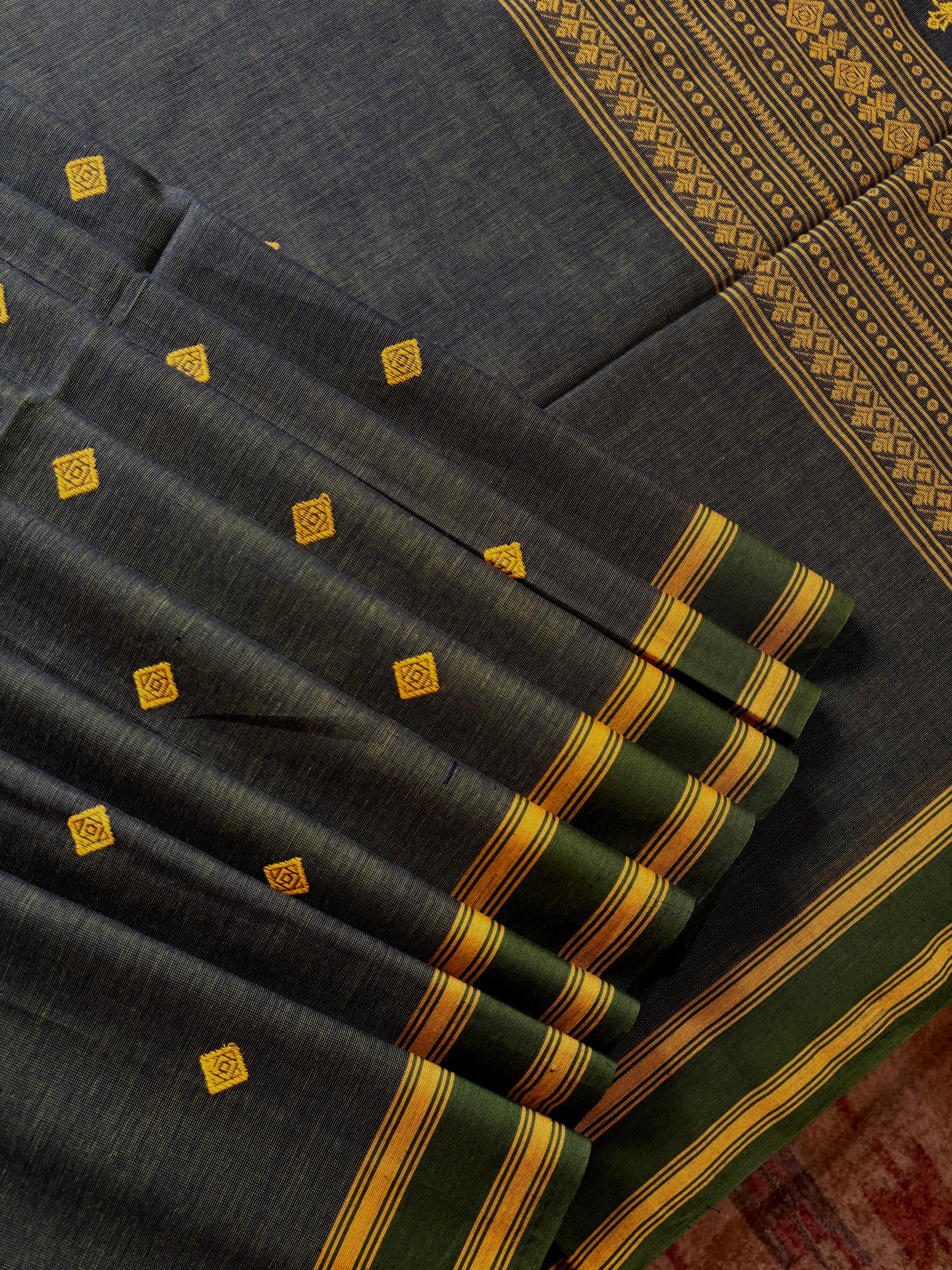 Handwoven Light Bottle Green Phulia Cotton Saree