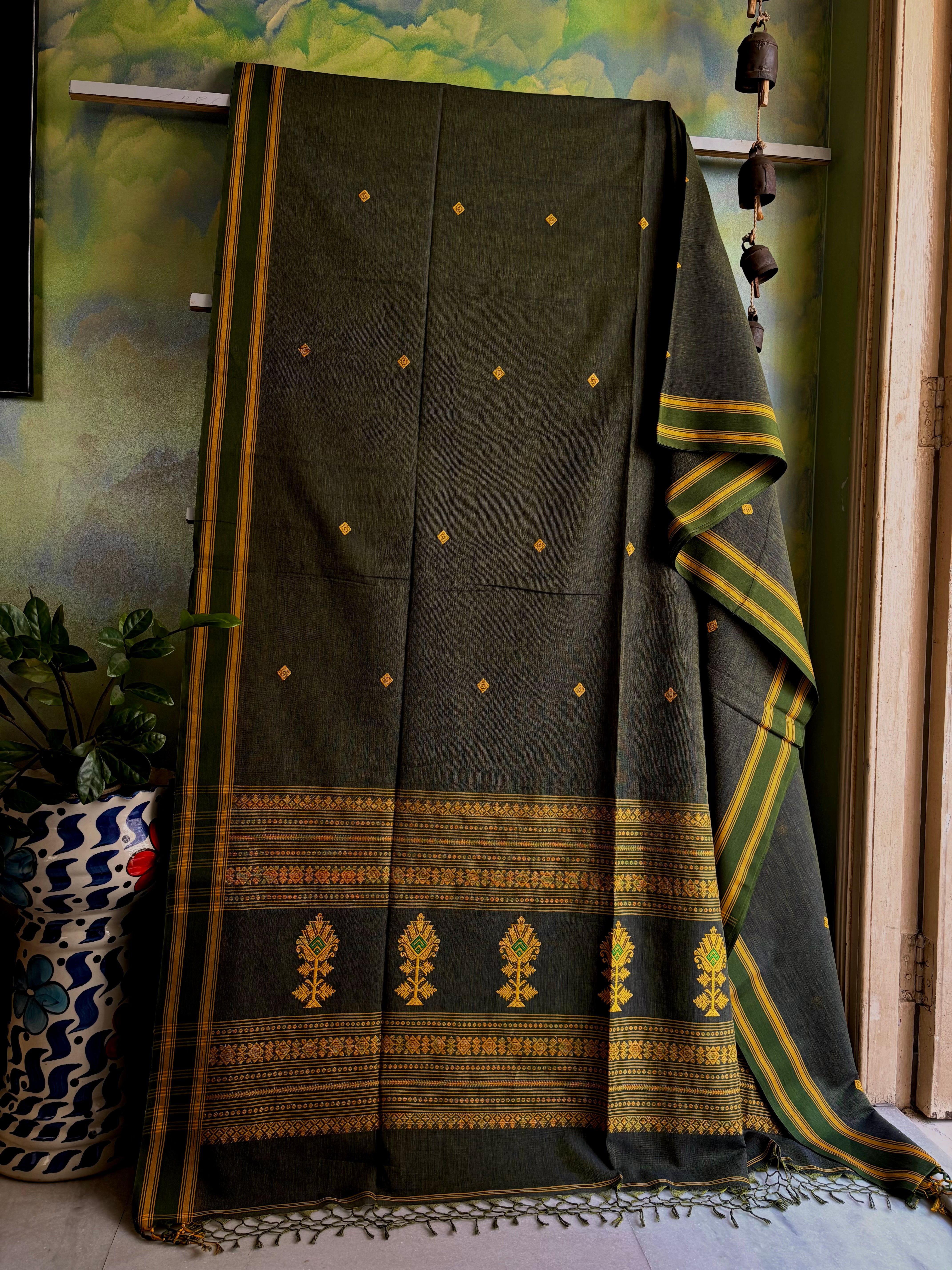 Handwoven Light Bottle Green Phulia Cotton Saree