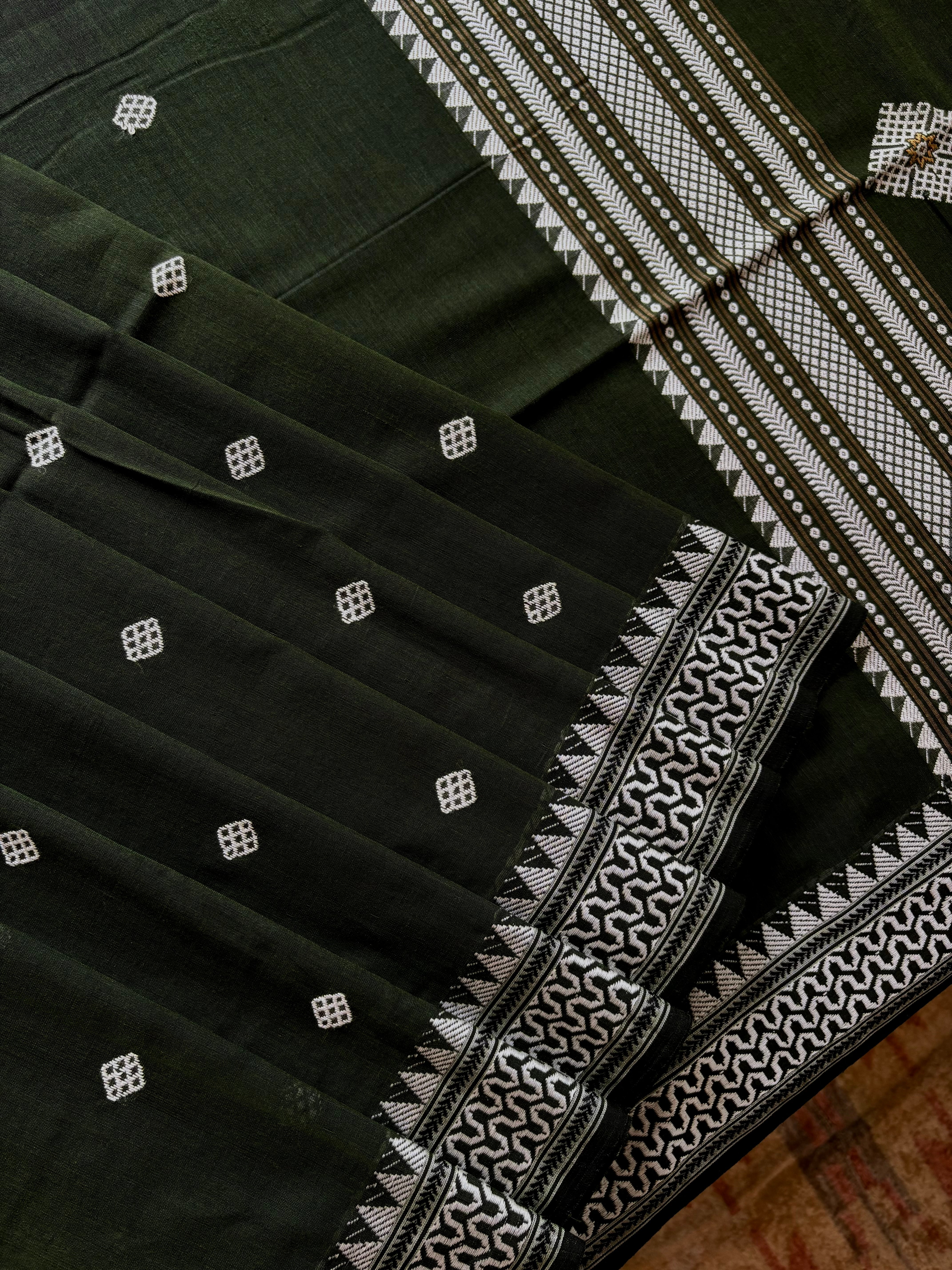 Handwoven Dark Bottle Green Phulia Cotton Saree