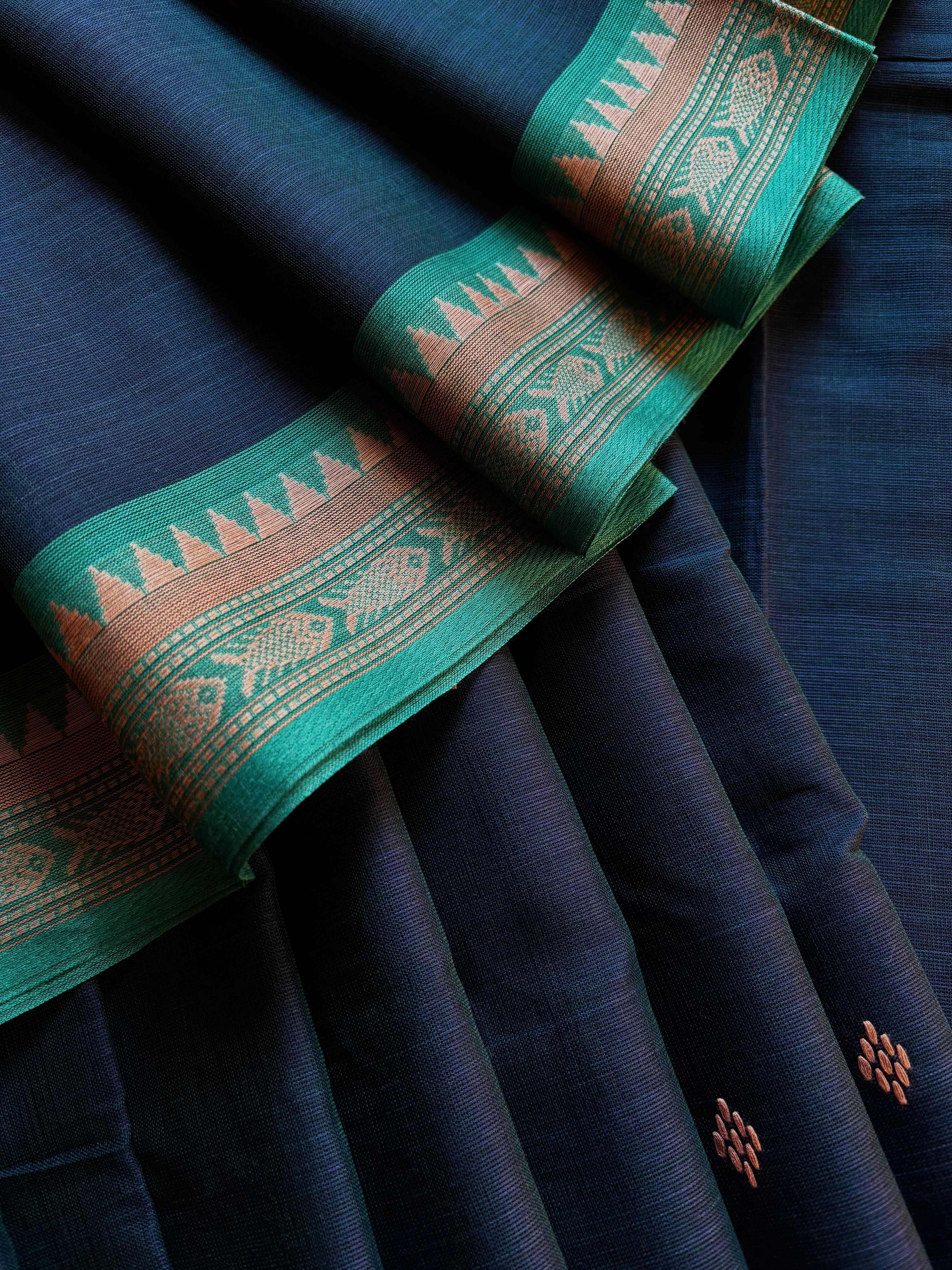 Handwoven Peacock Colour Dhonekhali Cotton Saree