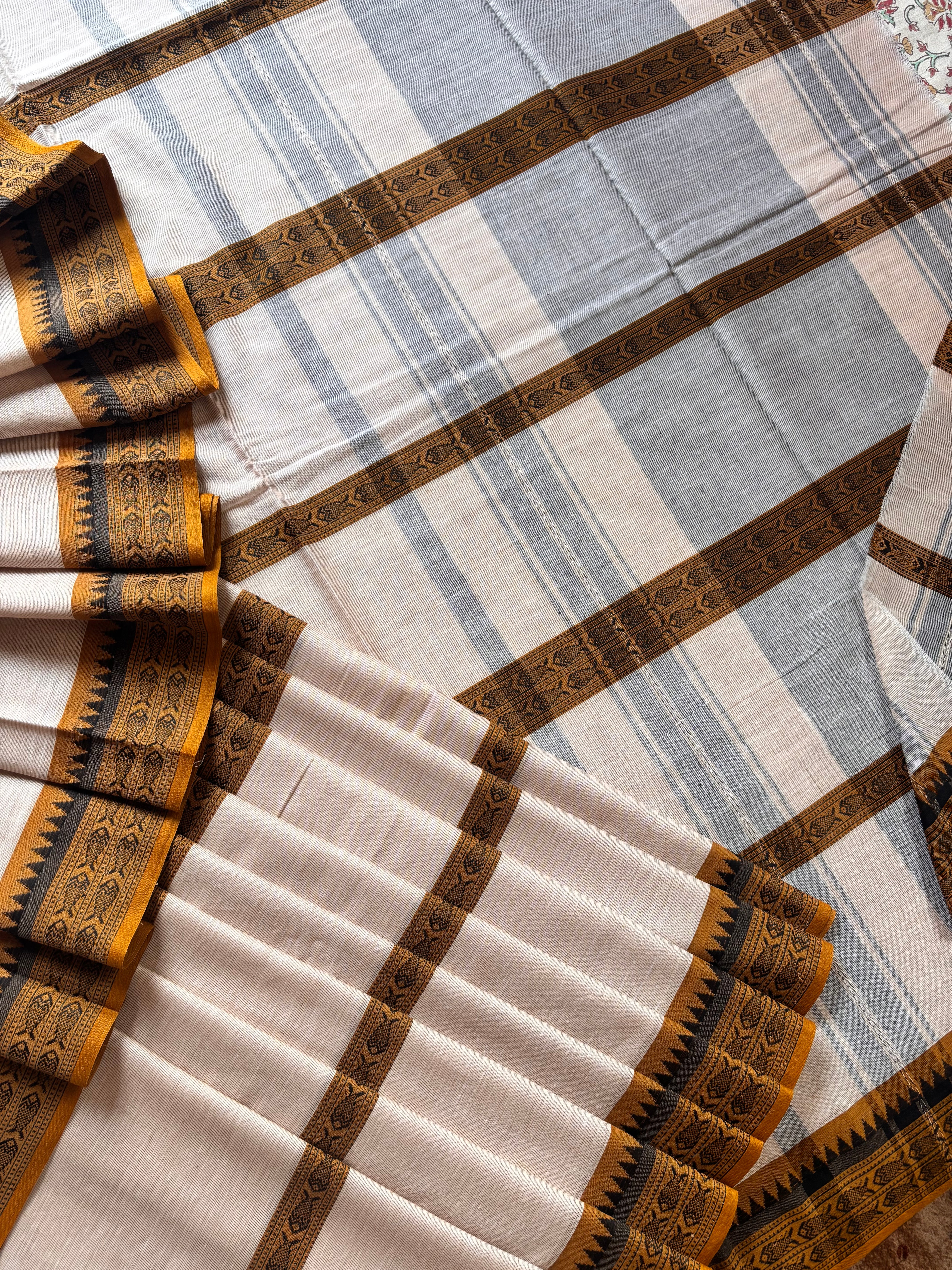 Handwoven Light Beige Colour Cotton Dhonekhali Saree