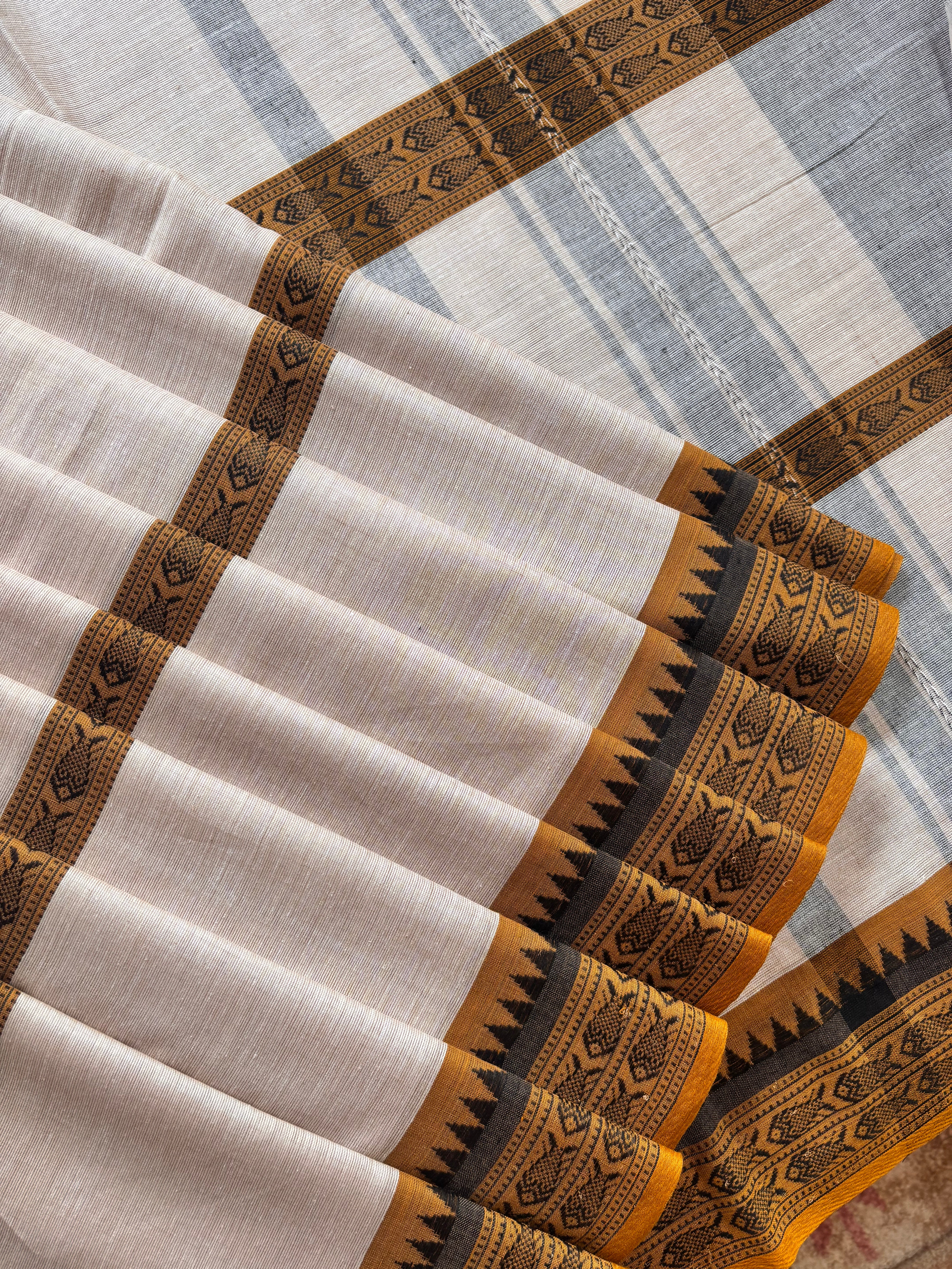 Handwoven Light Beige Colour Cotton Dhonekhali Saree