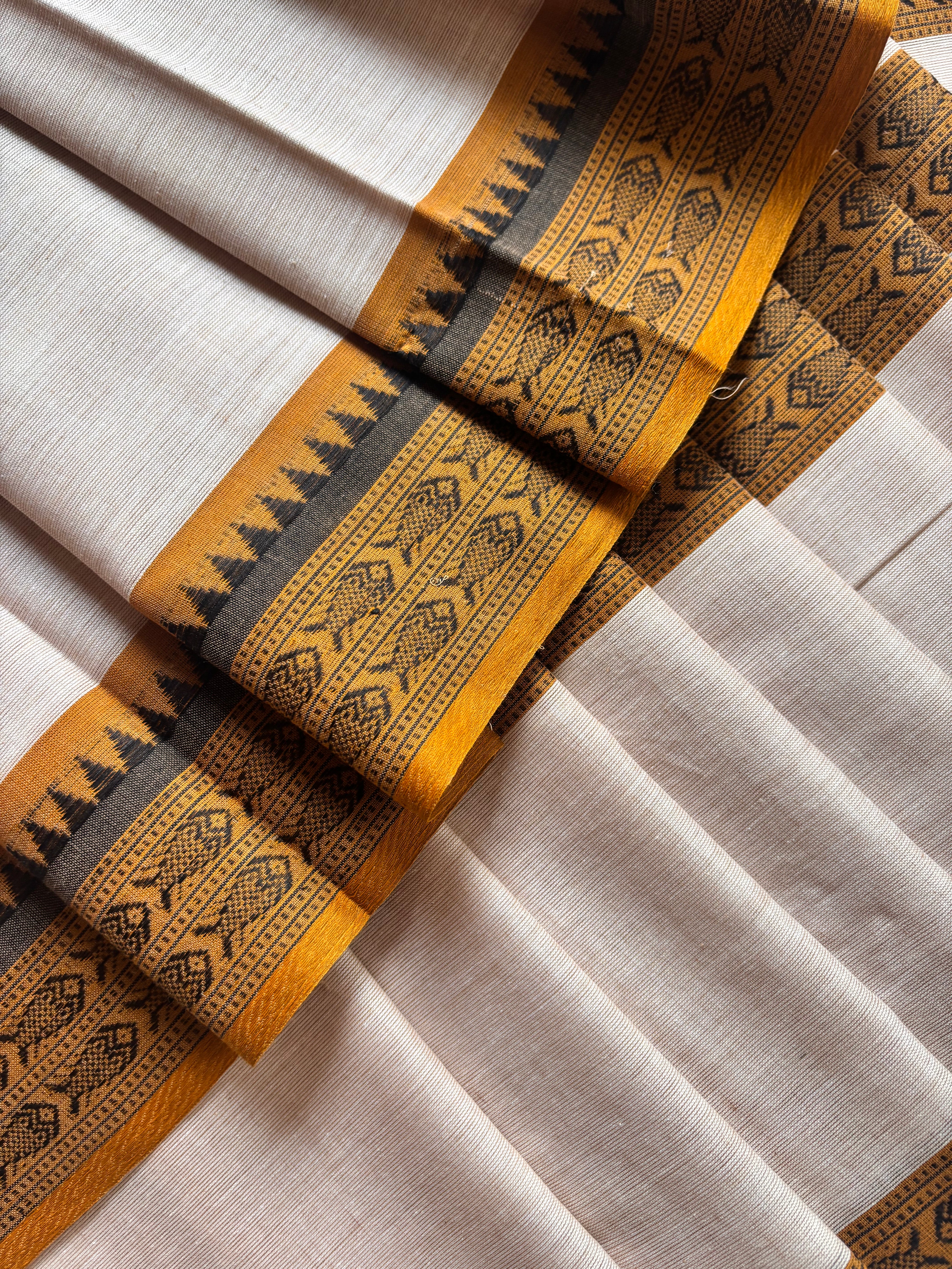 Handwoven Light Beige Colour Cotton Dhonekhali Saree